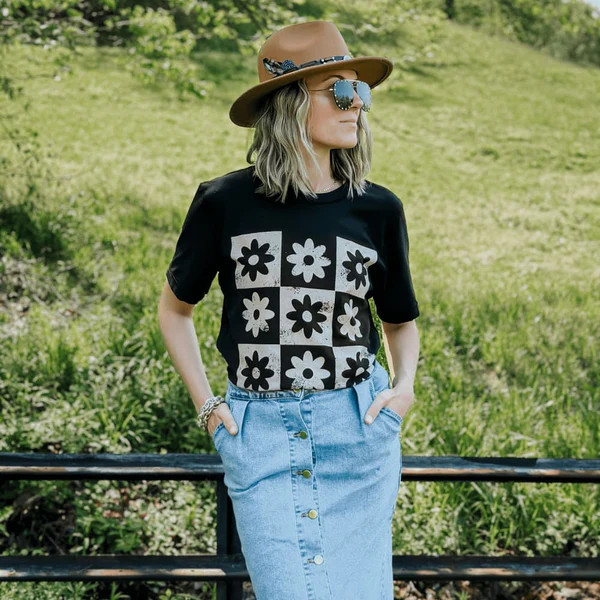 Flower Grid Tee | Mountain Moverz