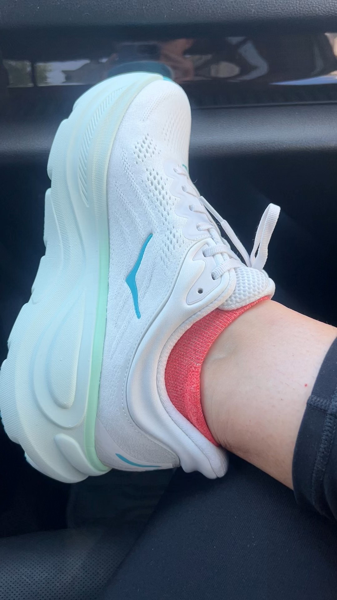 New running shoes - hoka bondi 9

#LTKShoeCrush #LTKActive #LTKMidsize