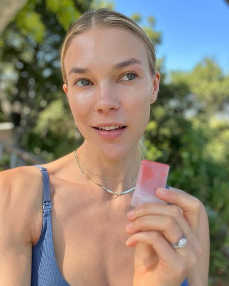 as a busy mom and general “wearer of multiple hats”, I love a multi-use beauty product 💁🏼‍♀️ bonus points if it’s non-toxic, super nourishing & actually works 🙌🏼 enter @olioeosso tinted lip, cheek & eye balms- i’ve been loving the formula, portability, and colors (everything from a bright peachy pink to a moody dark brown) & happy to say they’re a new fixture in my makeup bag 💫 get all the details on brittmaren.com 👉🏼 link in bio!
.
.
#skincare #beauty #makeup #nourishing #femalefounded #smallbatch #handmade #antiaging #olioeosso #color #blush #lips #lipgloss #topshelf #glowing #glow #sheer #sheabutter #beautyblogger #makeupbag #skincarejunkie #faveproducts #hydrating #contour #eyeshadow #neutrals #multiuse #oliveoil

#LTKfindsunder50 #LTKGiftGuide #LTKbeauty