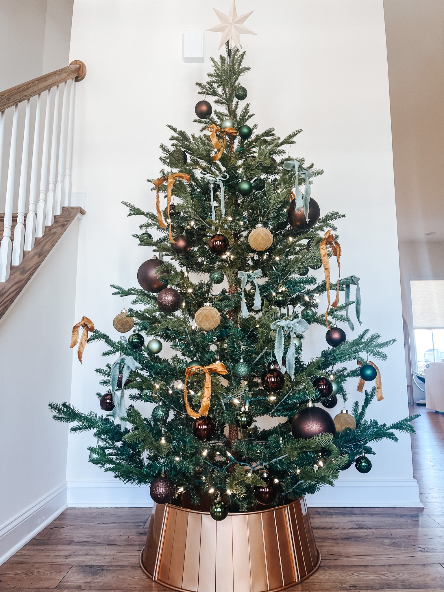 Christmas tree // decor // home decor // holiday

#LTKHoliday #LTKSeasonal #LTKhome