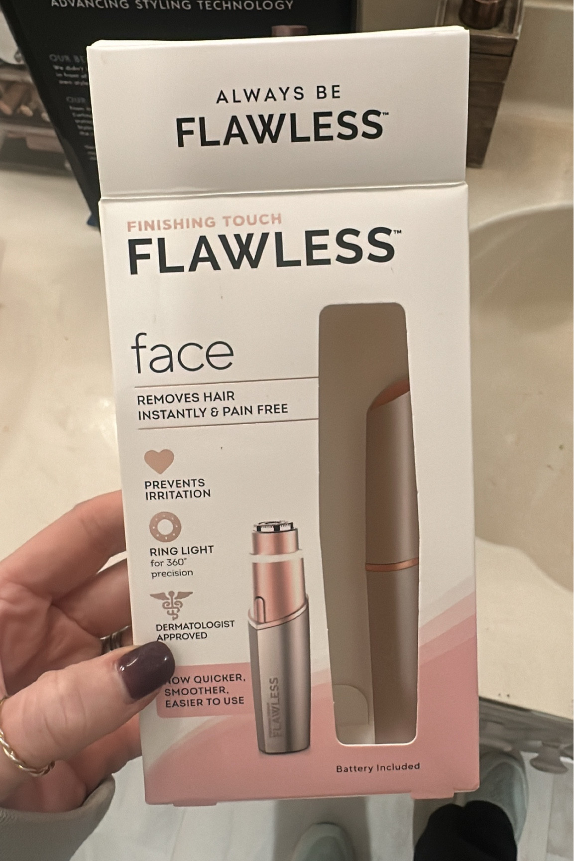 Loving this facial hair remover! Leaves your skin feeling so soft and smooth! 