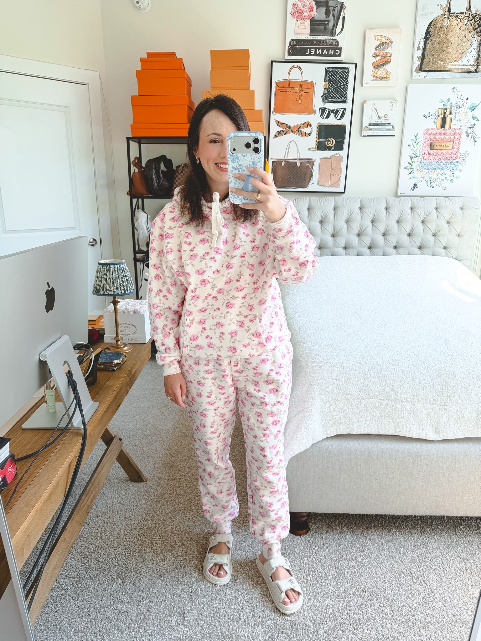 Loveshackfancy sweatshirt and joggers

#LTKootd #LTKSeasonal