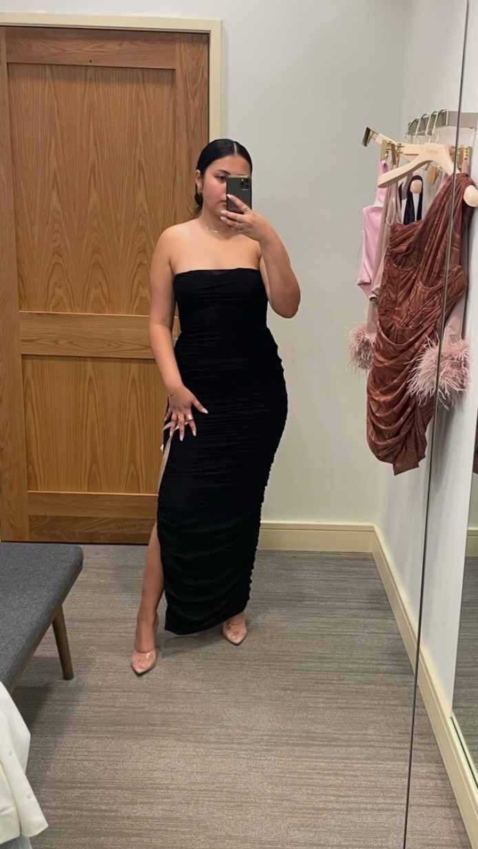 Date night black dress inspo

In this photo I was wearing a size LARGE house of cb dress typical dress size was 8/10 and in other brands I wore size medium. House ofCB typically runs smaller 

#LTKootd