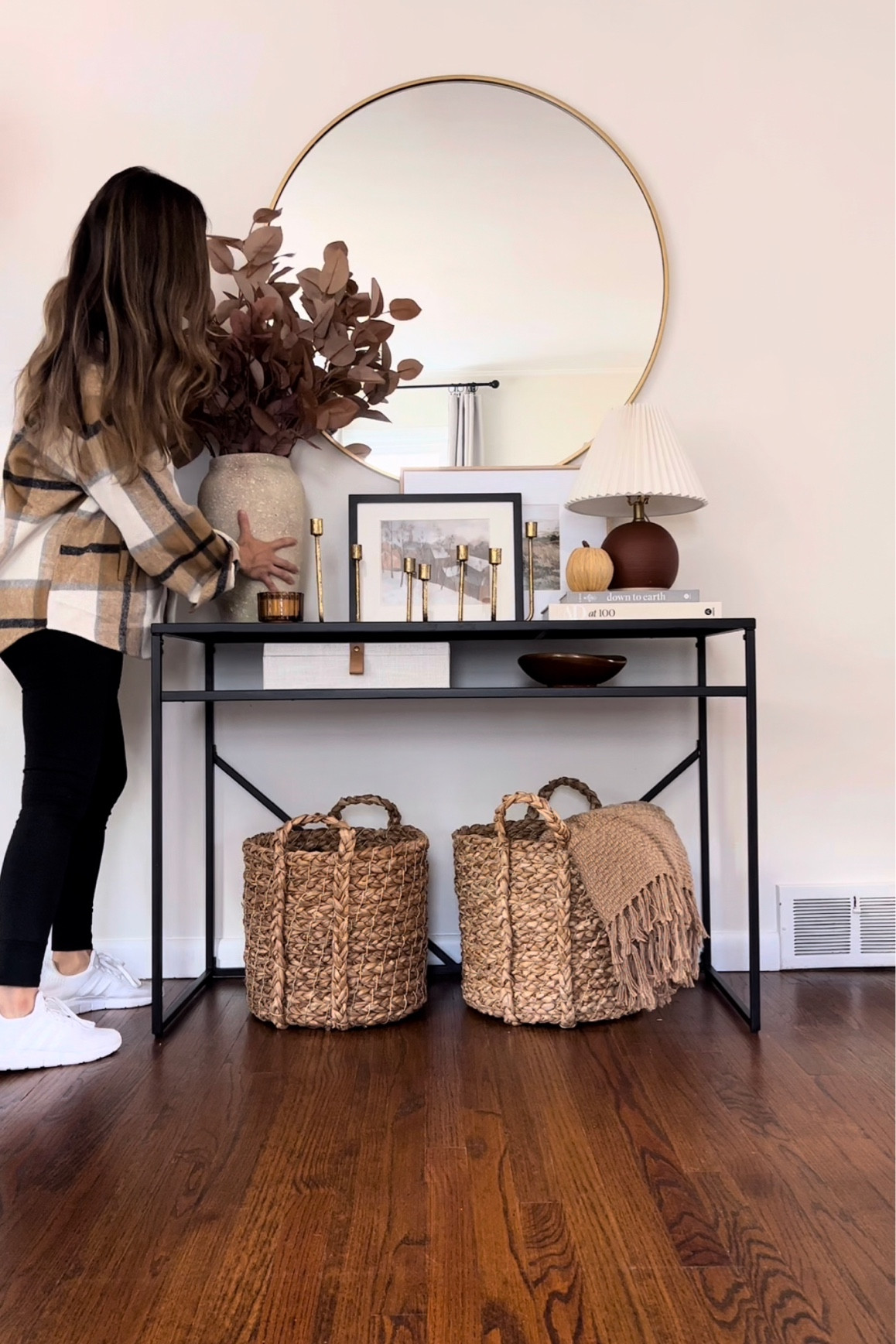 Minimal fall decor 

#LTKHalloween #LTKSeasonal #LTKhome