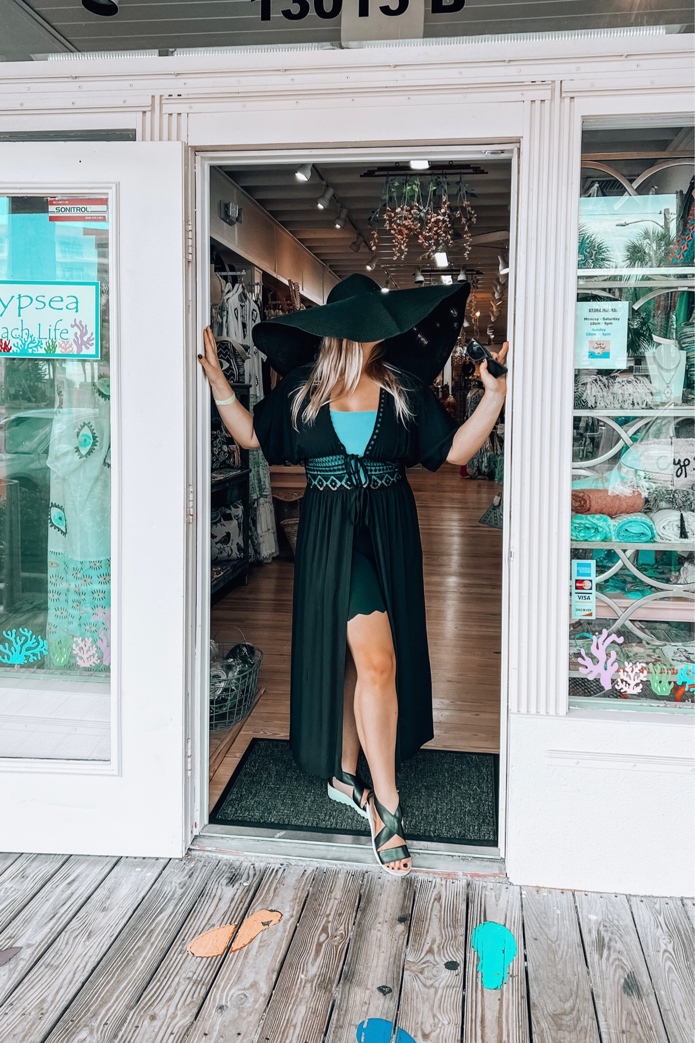 Don’t be like the rest of them darling.


#LTKSeasonal #LTKcurves #LTKfit