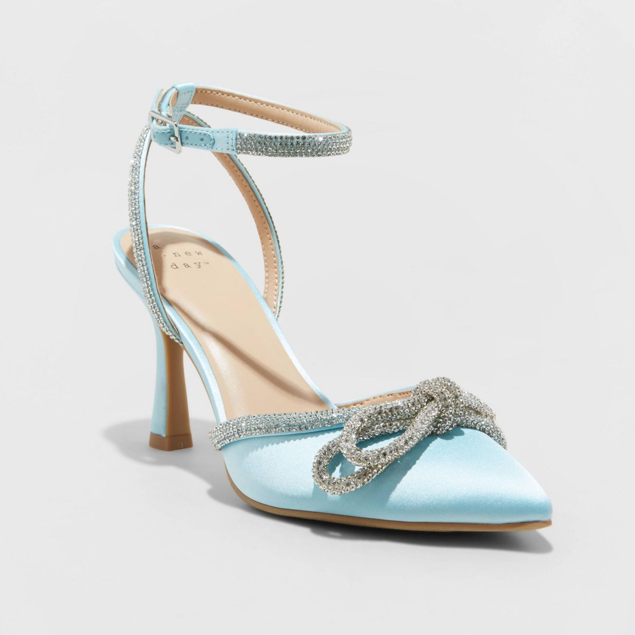 The prettiest Christmas heels from Target 

#LTKsalealert #LTKHoliday #LTKshoecrush