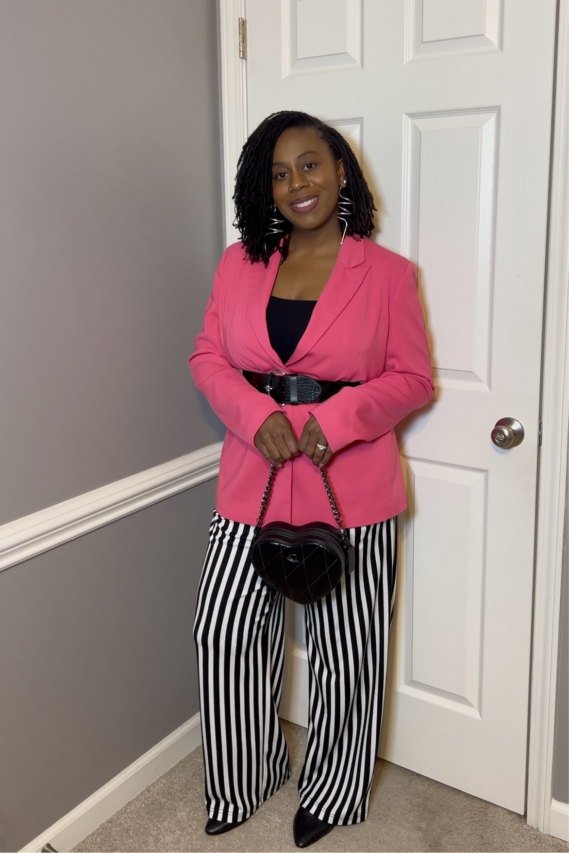 Valentine’s Day Inspiration- Styling a pink blazer.

#LTKFindsUnder100 #LTKStyleTip #LTKMidsize