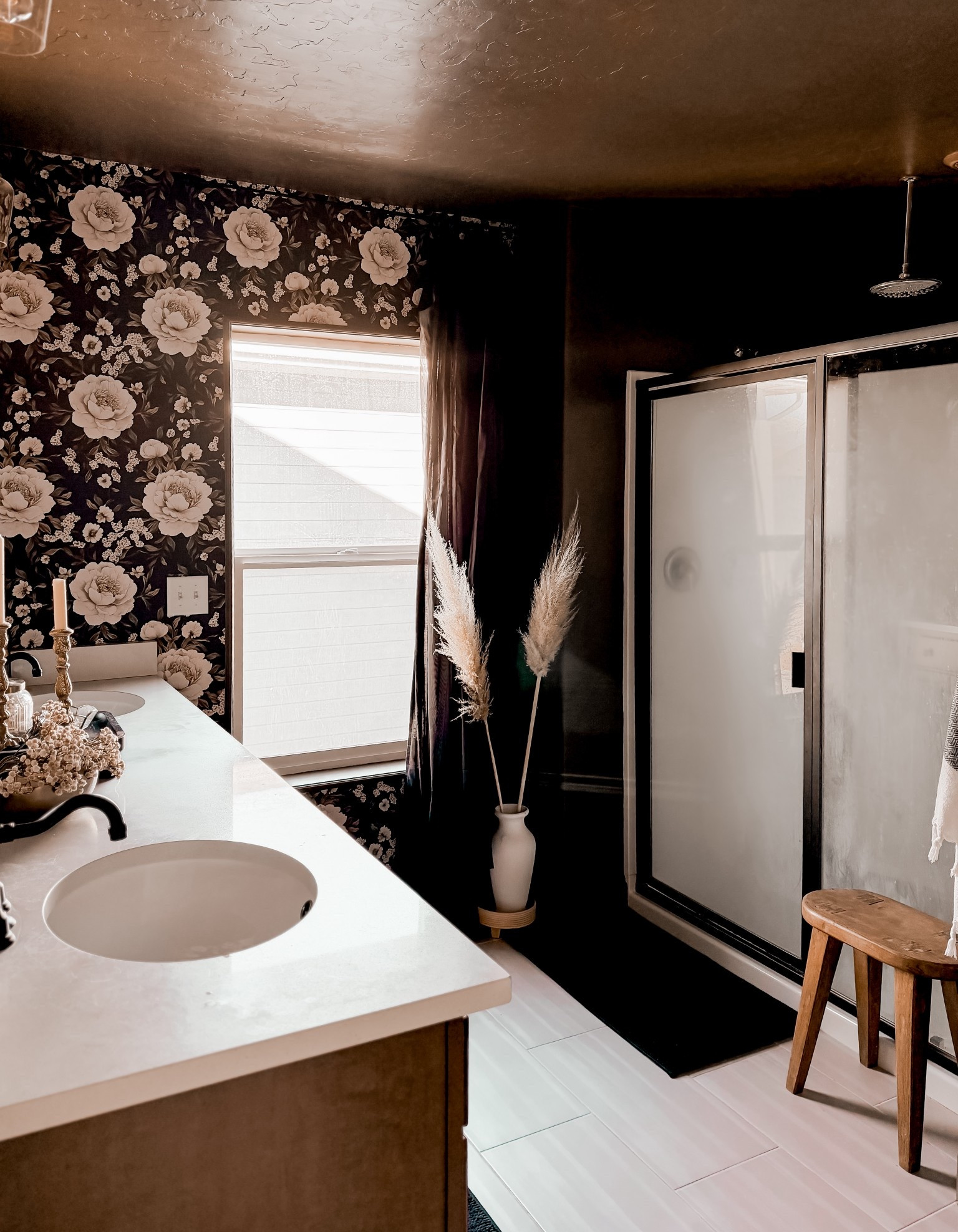 

This space is giving modern organic vintage, and I’m still so OBSESSED. From the dark floral wallpaper to the warm wood vanity, black accents, and soft neutral textures, this bathroom feels like a luxury spa moment at home 🤍

I’ve linked everything I can — think affordable high-end bathroom decor, Amazon bathroom finds, neutral bathroom styling, and timeless modern pieces that instantly elevate your space without a full remodel.

If you love:
• Moody bathroom inspo
• Modern farmhouse meets vintage
• Earthy neutrals + black accents
• Designer-look bathroom decor
• Organic textures & cozy spa vibes

…this one’s for you 🖤

Perfect inspiration for a master bathroom refresh, powder room makeover, or budget-friendly bathroom upgrade. Save this for later and shop all my favorites below

 #LTKhome #LTKbathroom #BathroomInspo #MoodyHome #ModernOrganic #VintageModern #BathroomDecor #AmazonHomeFinds #AffordableLuxury #HomeInspo #InteriorStyling #NeutralHome #DarkAndMoody #SpaBathroom #MasterBathroom

#LTKFindsUnder50 #LTKHome #LTKFindsUnder100