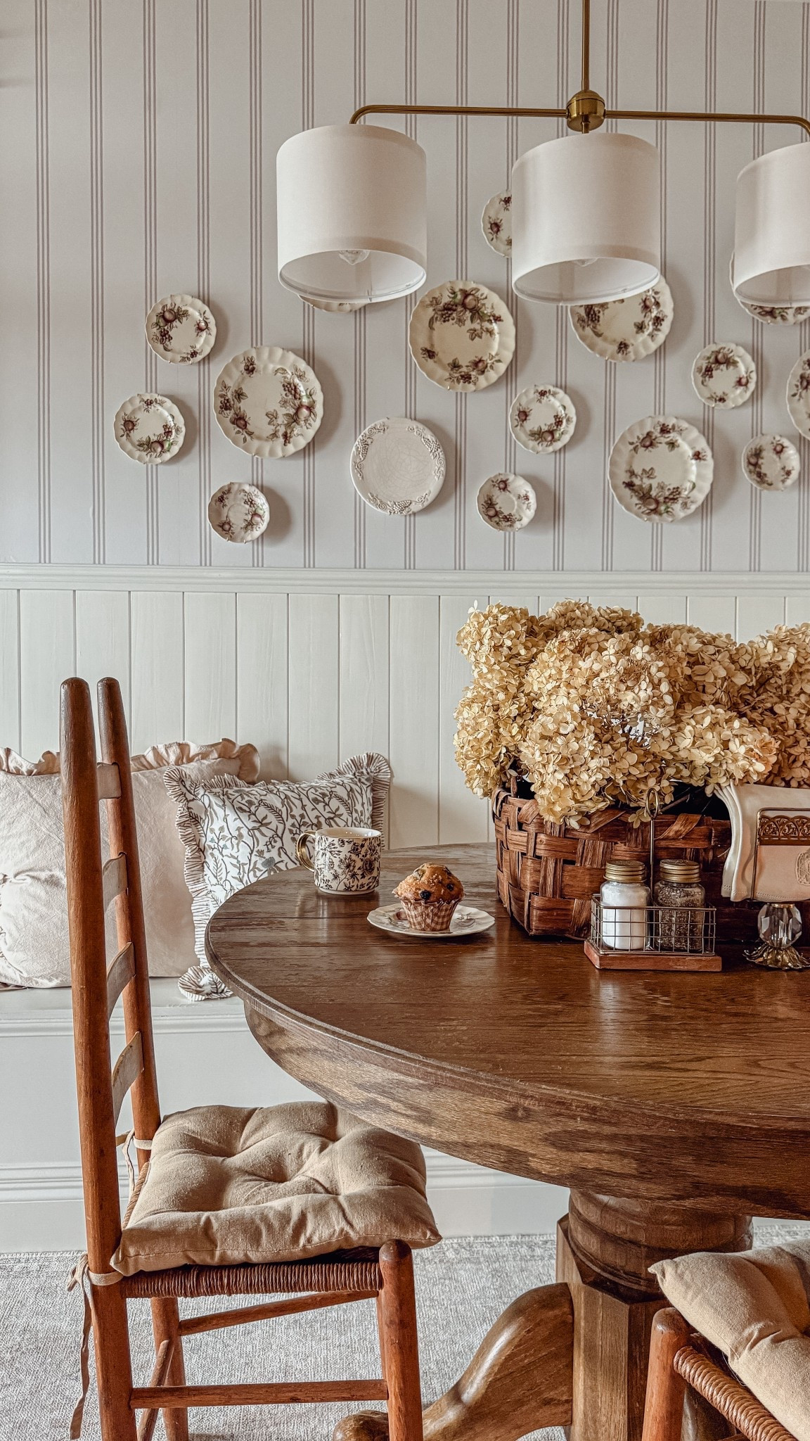 Breakfast nook details 🫶

#LTKSeasonal #LTKdayinmylife #LTKHome