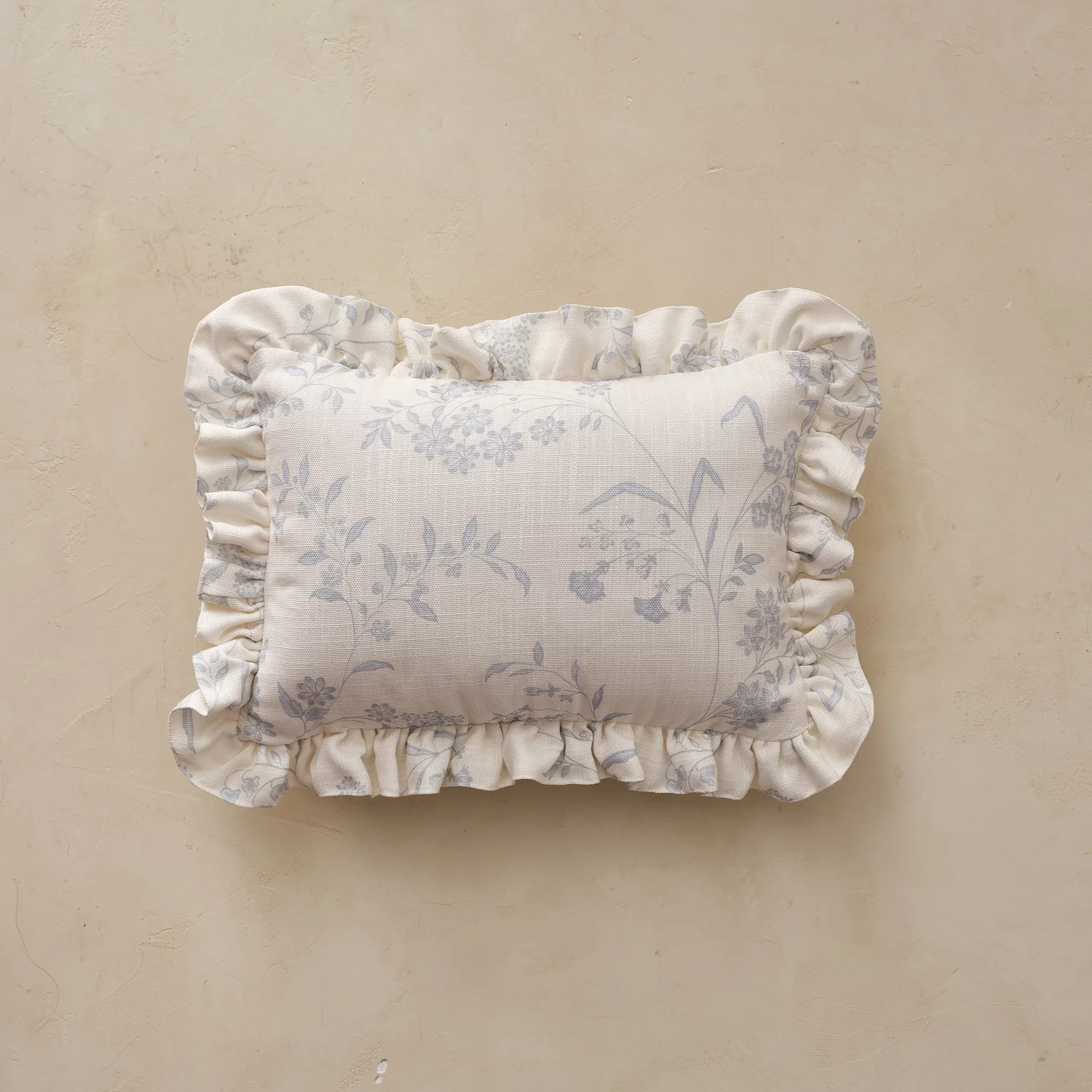 Medium Ruffle Pillow | Kit | House of Noa