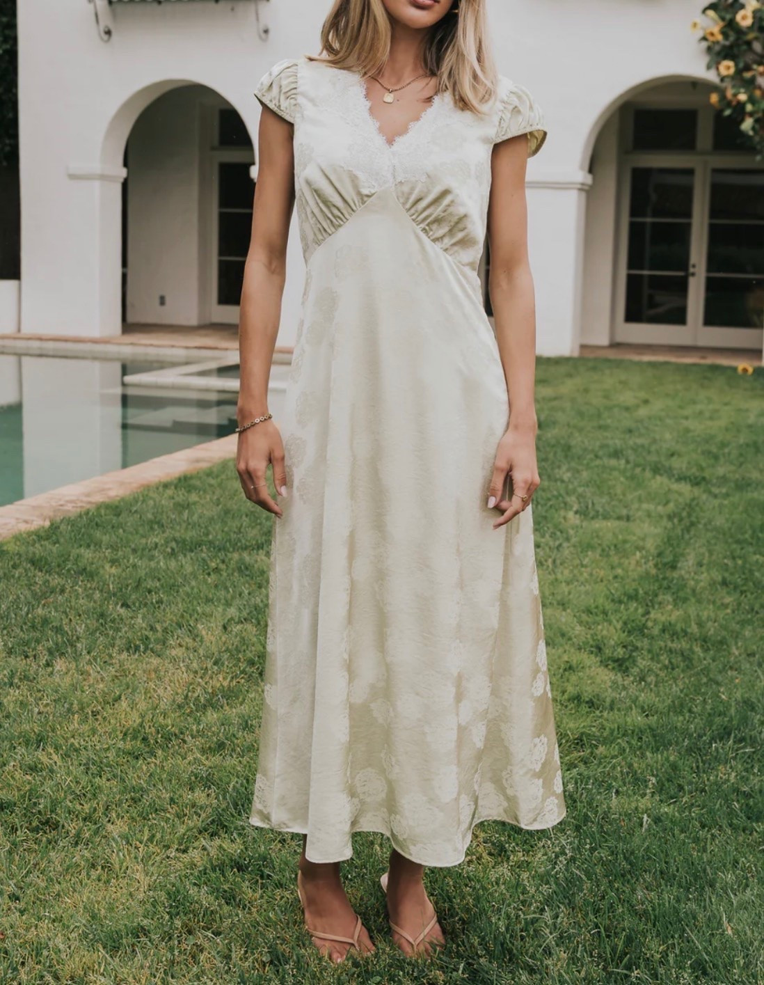 In love with this dress!!

#LTKWedding #LTKmomlife #LTKgrwm