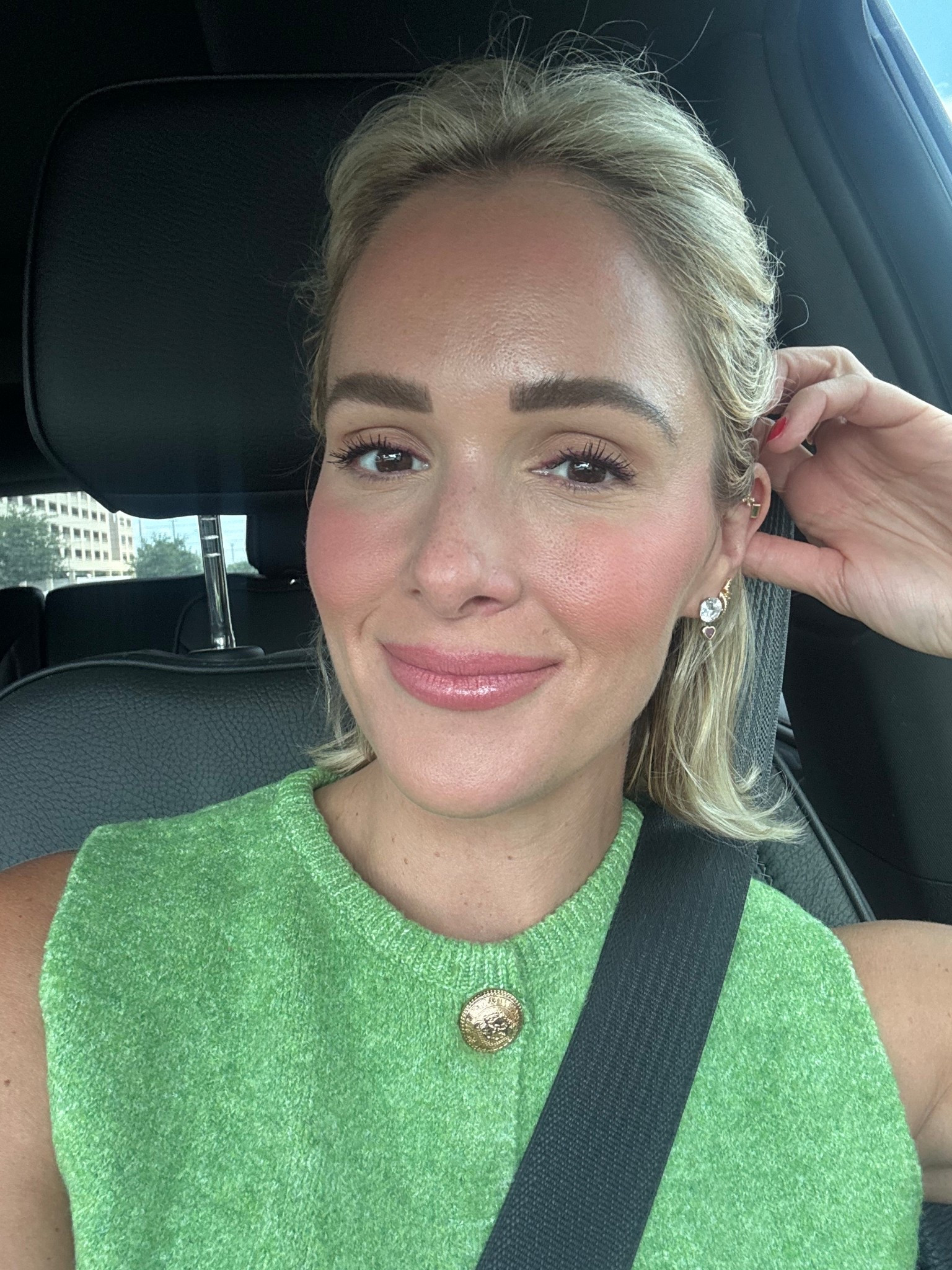 Rocking the perfect green summer vest sweater that comes in lots of colors and is under $20! 💚 Paired with my go-to summer makeup that stays flawless even in the heat! 

#SummerStyle #EasyMakeup

#LTKFindsUnder50 #LTKBeauty #LTKFindsUnder100