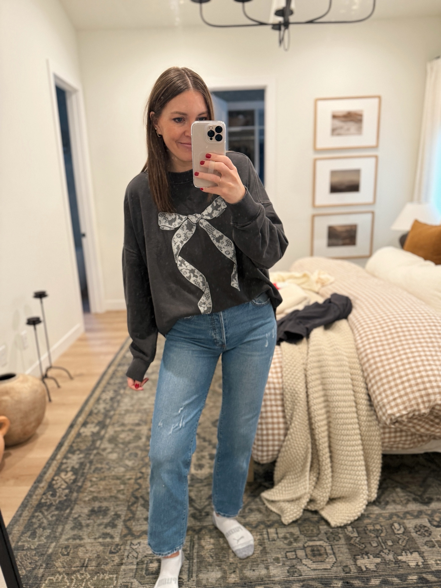 The cutest bow sweatshirt!! This thing is huge yall! I’m wearing a M and going to exchange for a S. It’s sooo cute and 30% off!

#LTKFindsUnder50 #LTKHoliday #LTKSaleAlert