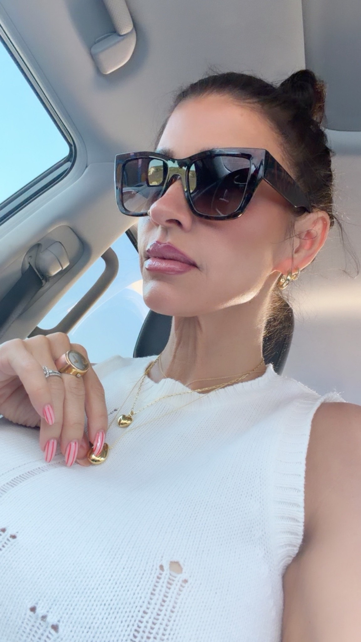 Sunglasses
Women’s sunglasses
@Velvet Eyewear 
@Ana Luisa 
Women’s jewelry 
Women’s gold necklaces

#LTKootd
