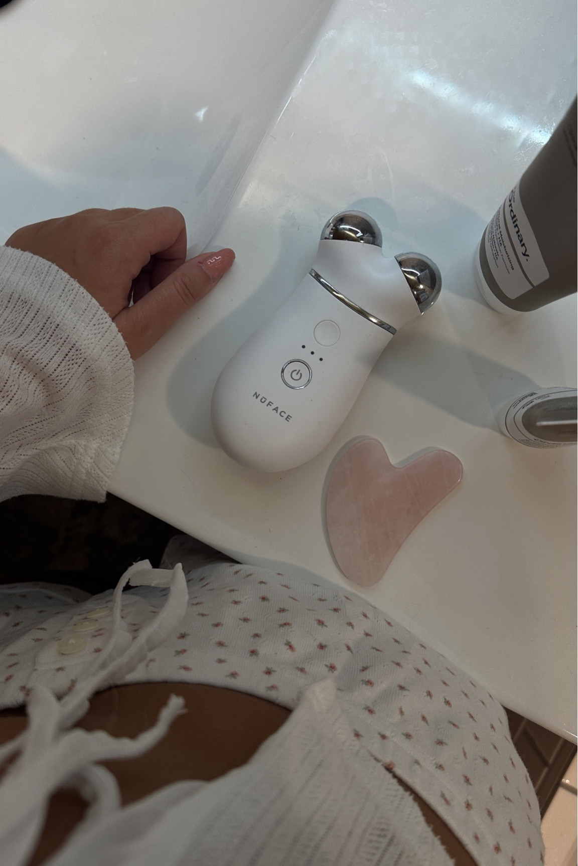 Skin care, skin care routine, Gua sha, NuFACE, the ordinary, skin care hacks 

#LTKGiftGuide #LTKU #LTKMostLoved