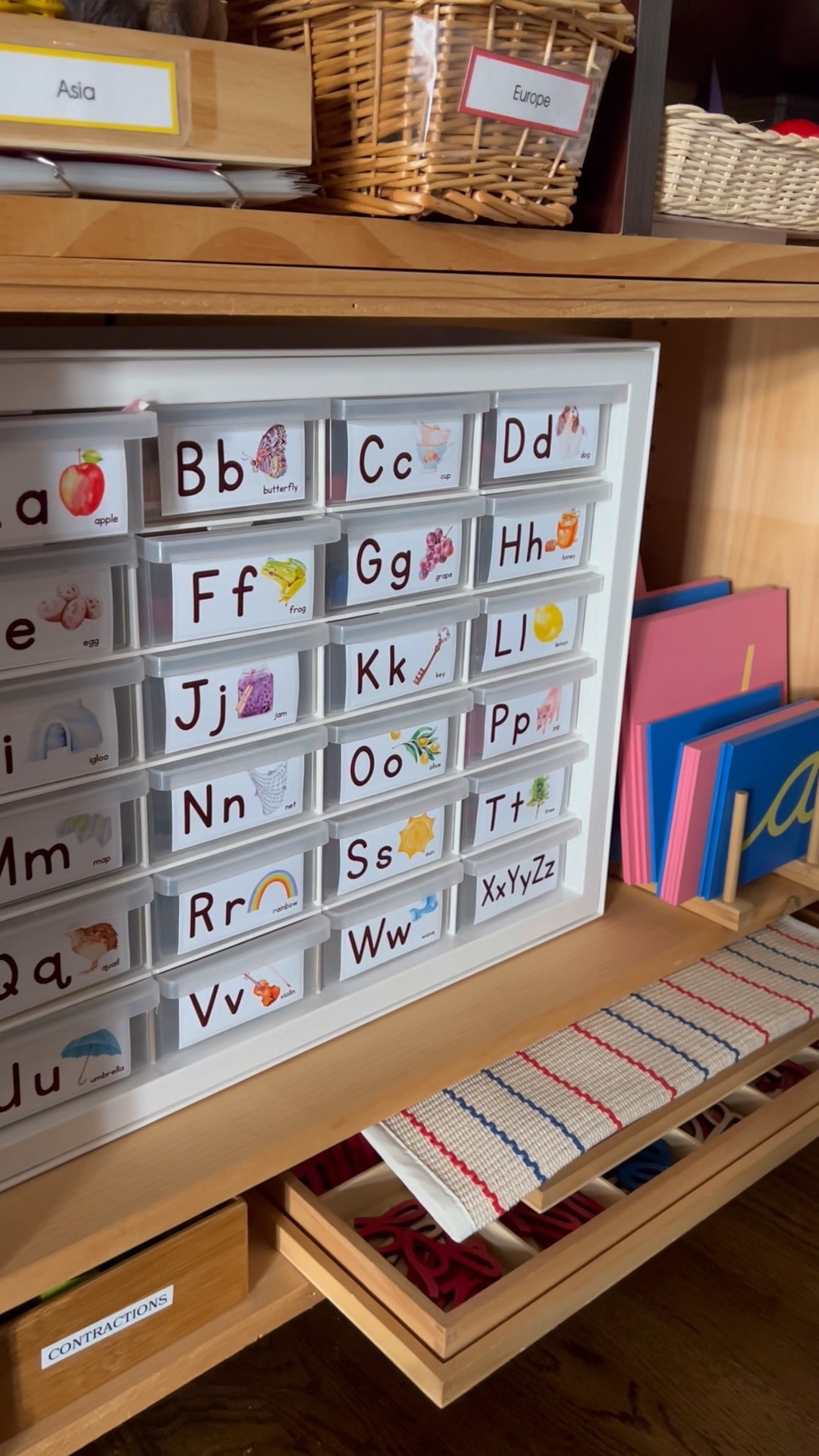 Matching Sounds to Montessori Language Objects 

#LTKHome #LTKKids #LTKVideo