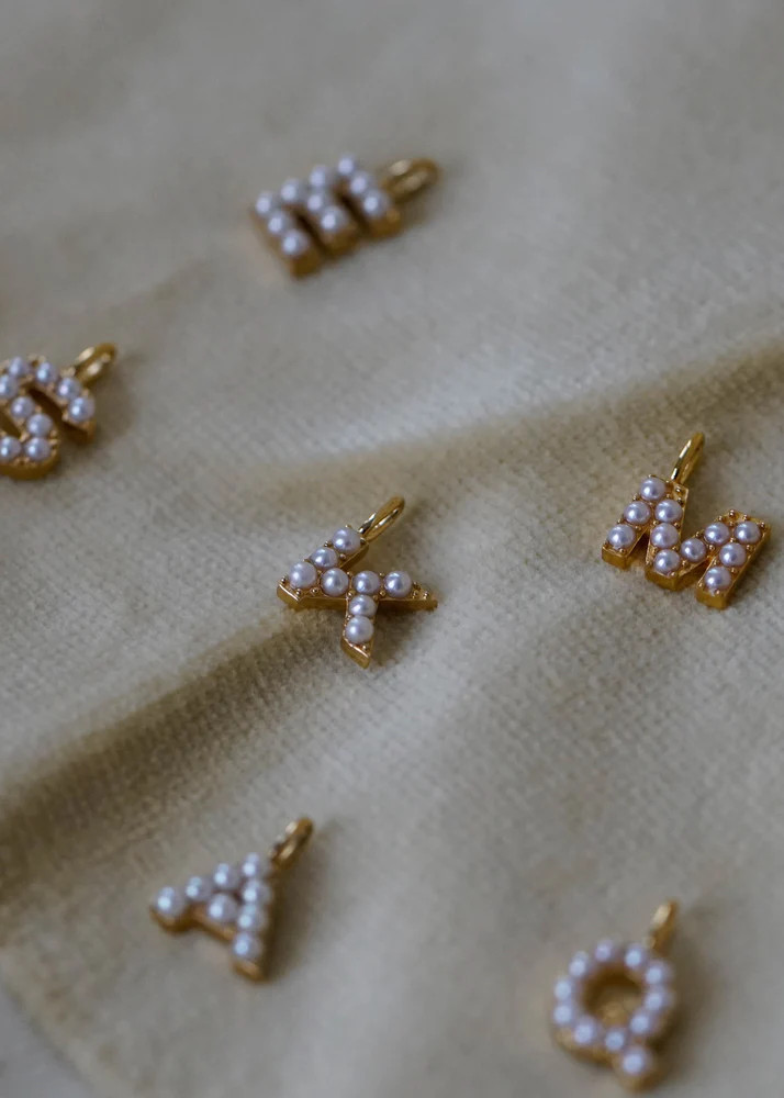 Pearl Initial Pendant | Otiumberg