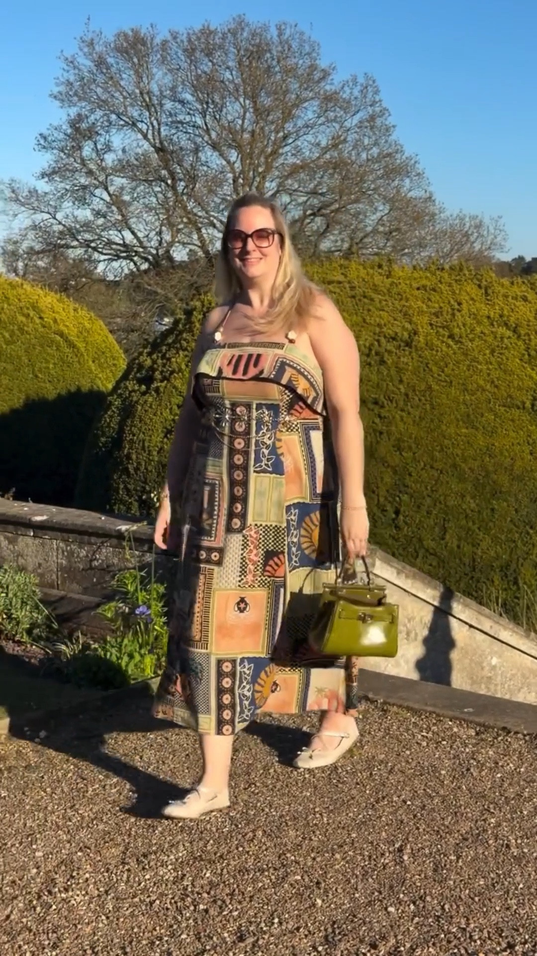 My newest dress in motion. The print sold this one for me. And for us fuller busted girlies a low back strapless bra fits perfectly! Downside is it only goes up to a 16 (and I’m a 20 so deffo try it out if it’s love for you too! It’s also 20% off right now which helps when it’s from @Anthropologie 
.
#anthropologie #midsizestyle #summerdressing #linendress

#LTKuk #LTKspring #LTKeurope