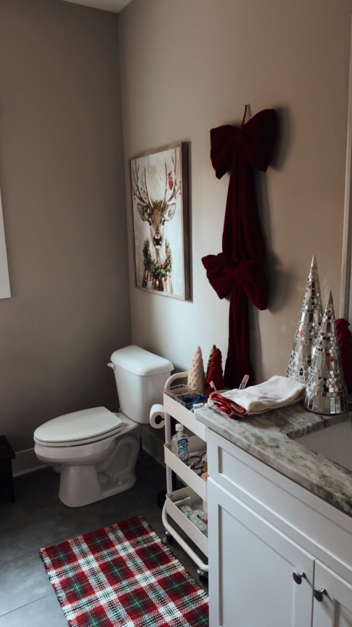 Christmas bathroom / bows and picture are from Hobby Lobby but linked similar on Amazonn

#LTKSeasonal #LTKHome #LTKHoliday