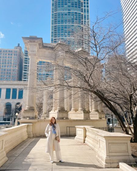 Monochromatic Spring look for our Chicago getaway felt casual yet pulled together for a day of sightseeing. We started the day with the most delicious brunch at The Allis House. A must if you’re in the area! 

Travel outfit, spring outfit, jeans 

#LTKtravel #LTKmidsize #LTKover40