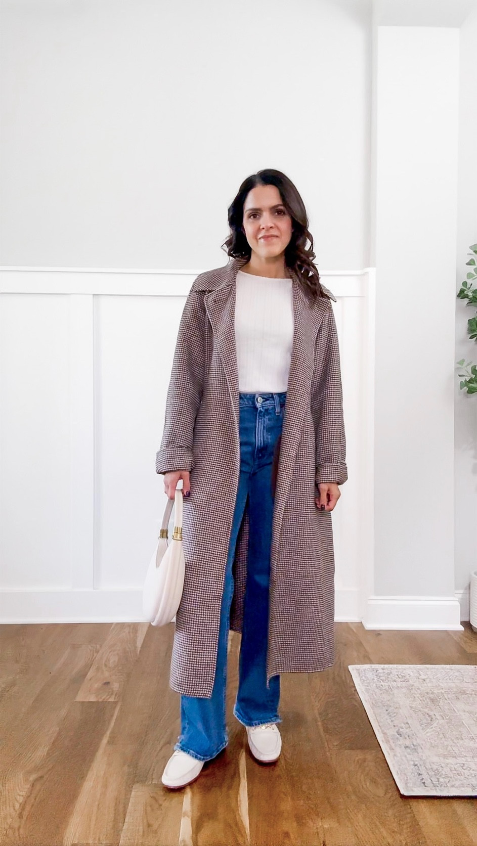 Fall Denim Edit: ways to style straight jeans: white tee, long coat, loafers

#falloutfit #denimlove #denimedit #straightjeans #classicstyle #pinterestoutfit


#LTKStyleTip #LTKSeasonal
