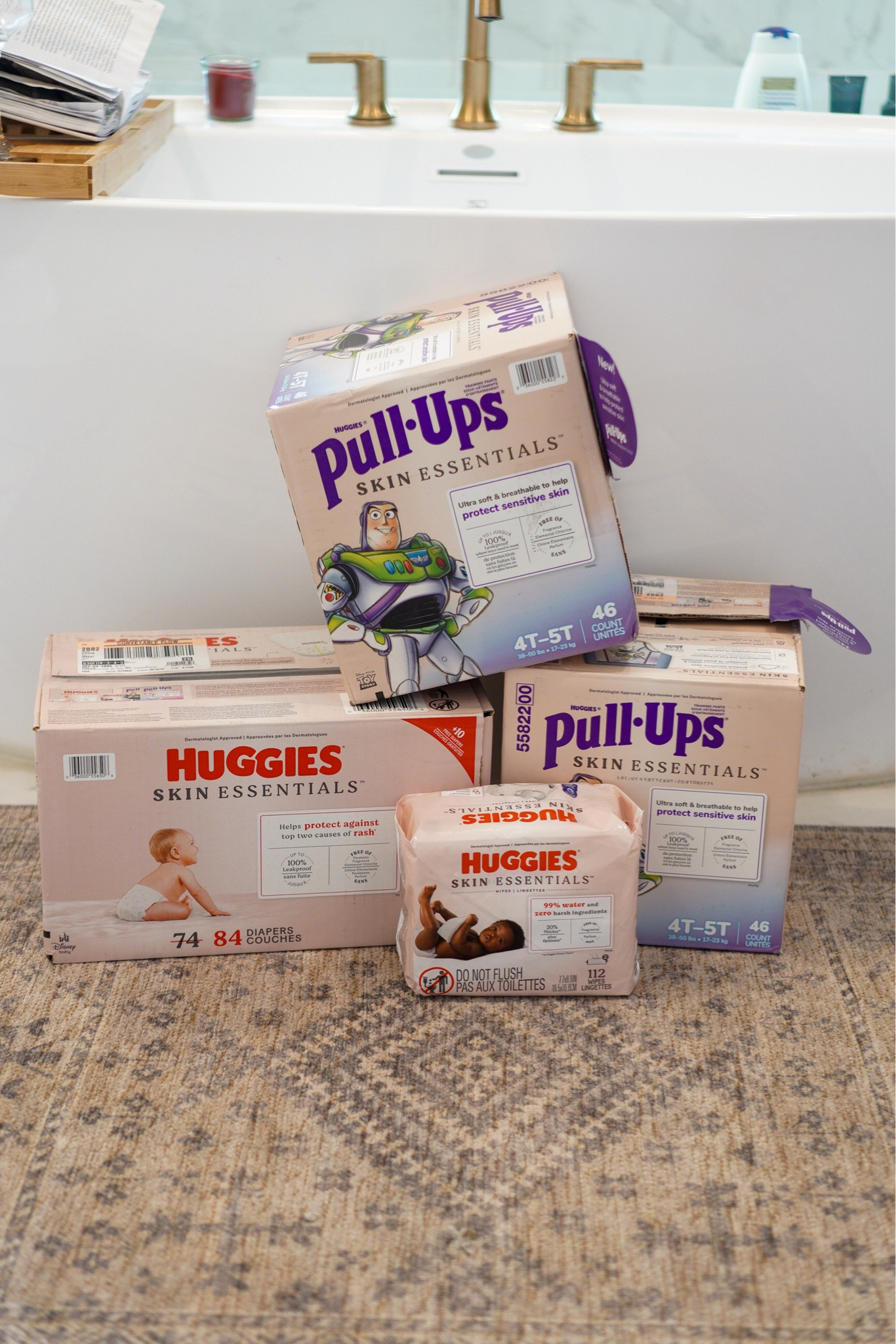 #Ad Check out @Huggies and @PullUps new Skin Essential Diapers, Wipes and Training Pants. Available at @target. 
#Huggies #PullUps #TargetStyle #SkinEssentials #TargetPartner #Target