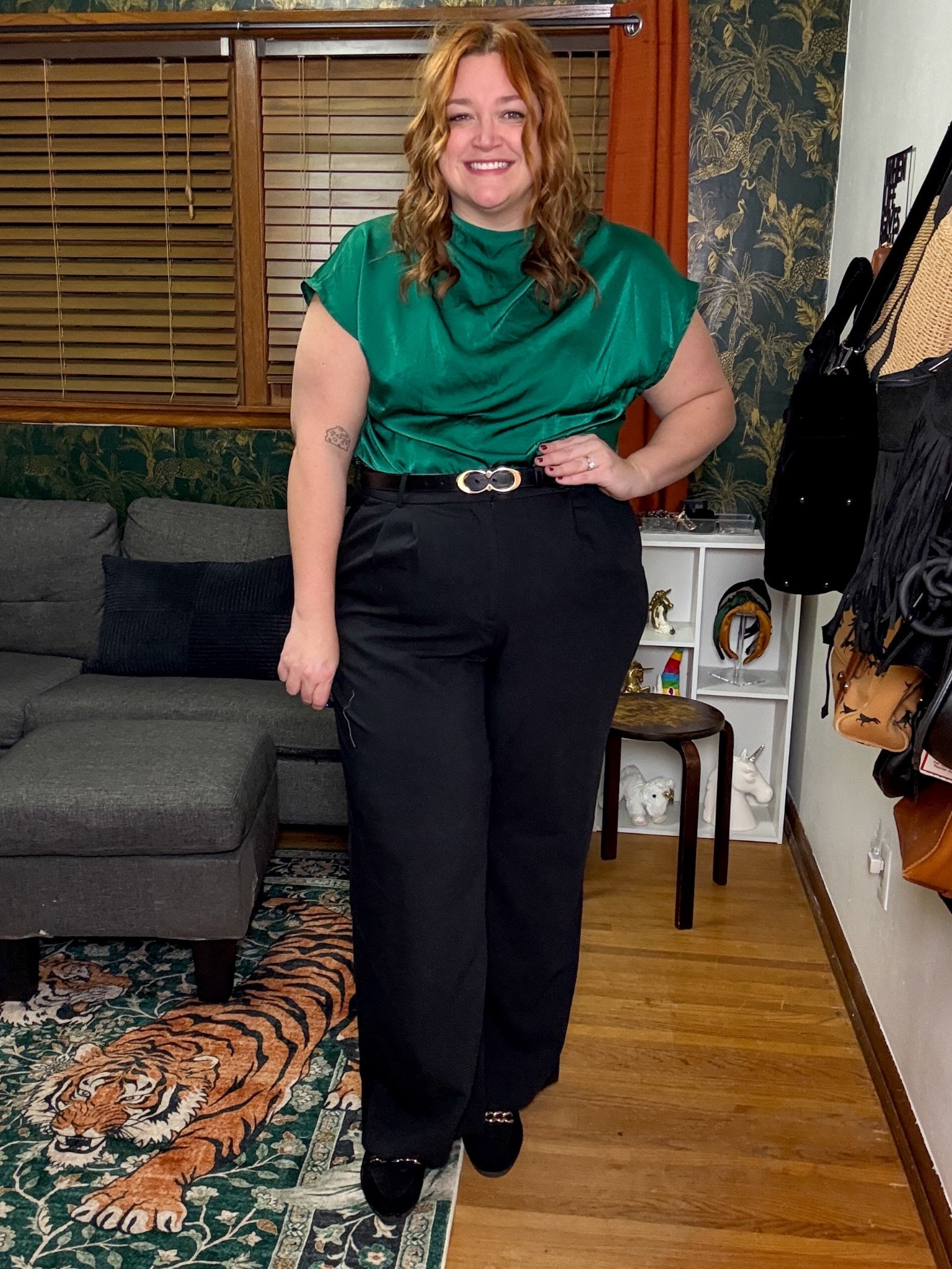 This green work top color is stunning and there are a couple buttons at the neck that add some pizazz if you put your hair up!
Wearing 3X as US 18

Code S1ustarajanestyle446 to save at SHEIN

#LTKMidsize #LTKWorkwear #LTKPlusSize