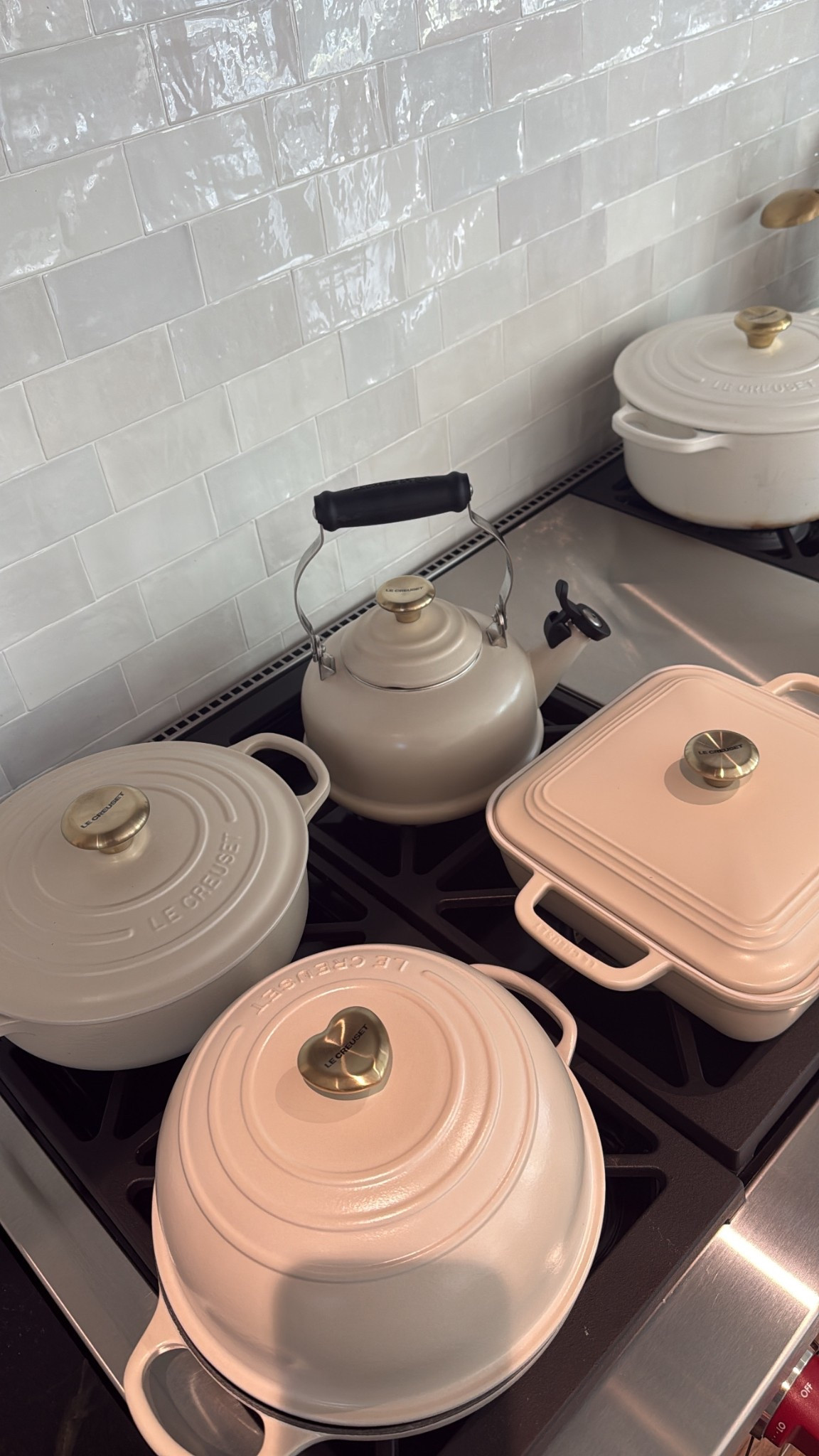 Love this cookware and color! Perfectly neutral and classic 