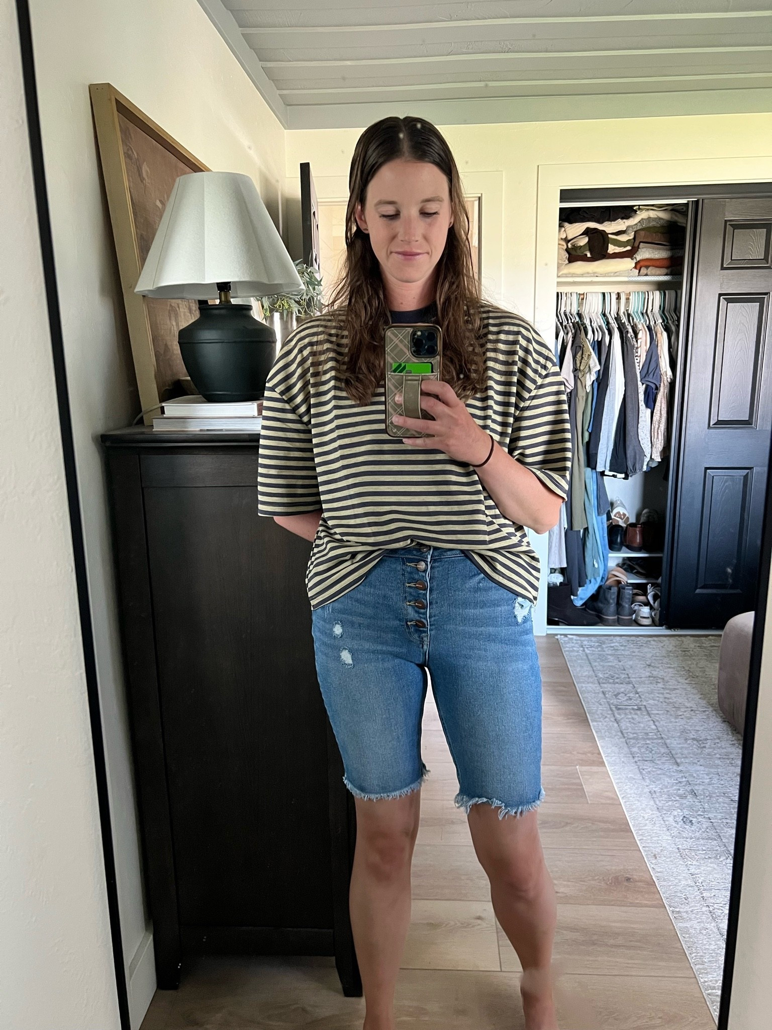 My new favorite shirt!!

I’m 5’10” and wearing a M