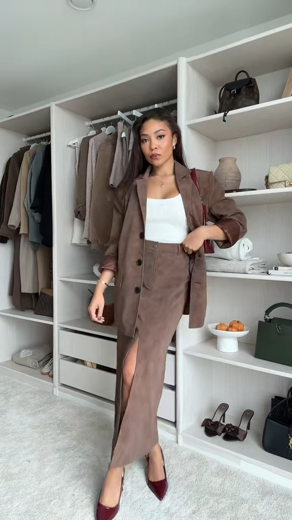 🏷️Autumn going out outfit, brown suede blazer, brown suede skirt. Autumn outfit inspo 

#LTKdresses #LTKautumn #LTKdatenight