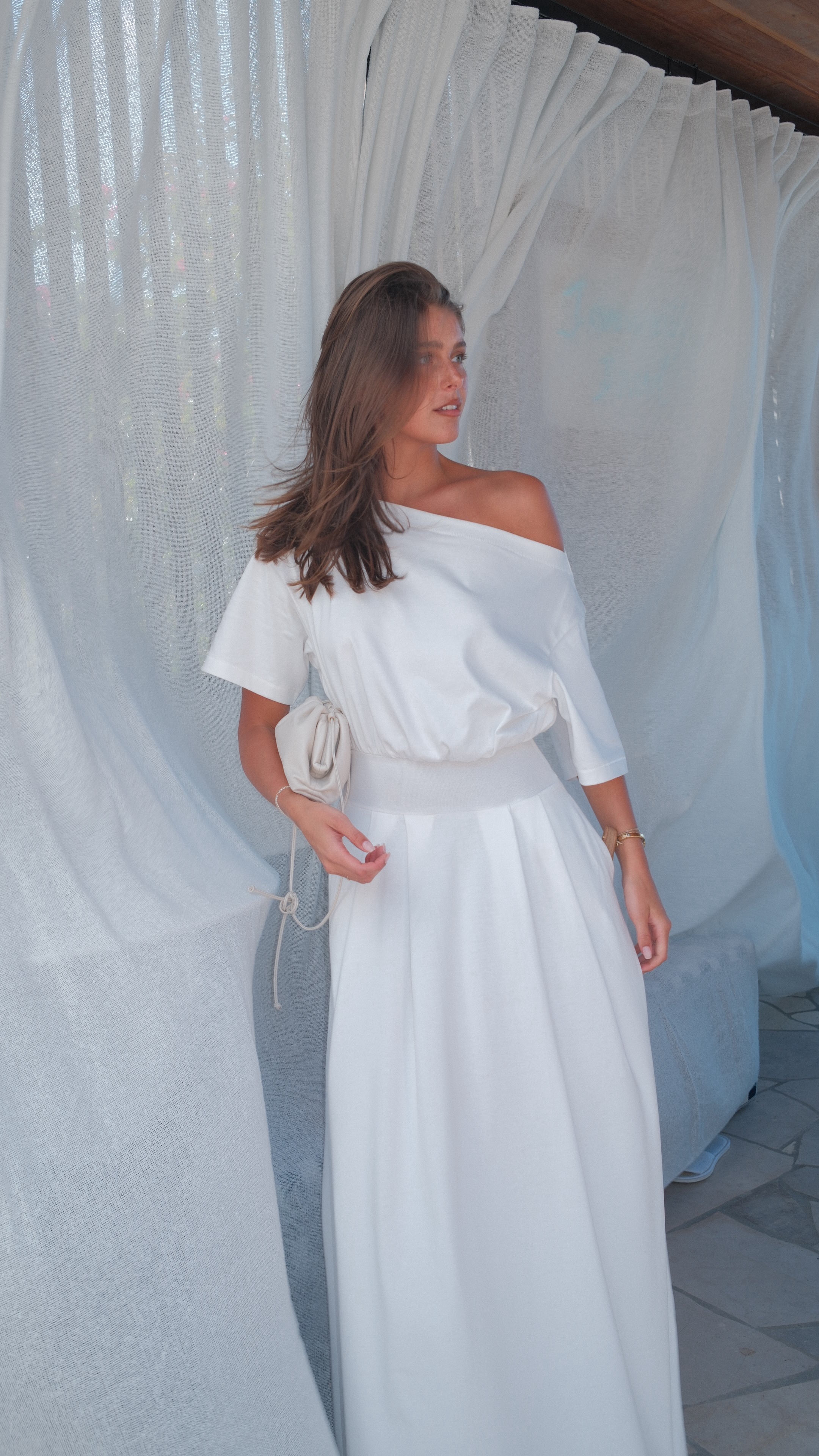 Comfiest and most flattering dress everrrr, I’m in love 🤍🤍🫱🏻‍🫲🏼

Dress - dissh, size small
Bag - Bottega 
Shoes - Zara

#LTKmodest #LTKFashionMonth #LTKsummer