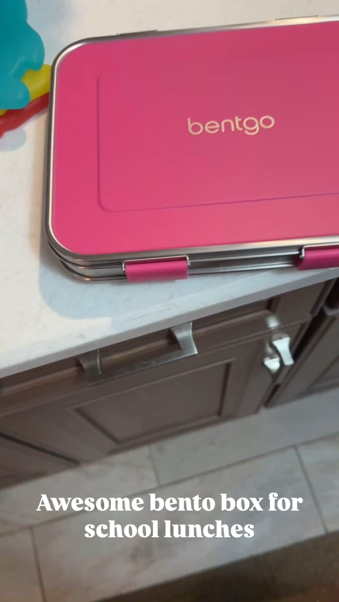 
⸻

✨ The perfect school lunch bento box for older kids! This leak-resistant lunch box keeps food fresh and separated with multiple compartments, plus it comes with a removable silicone tray that’s perfect for dipping sauces. It’s spacious enough for bigger appetites, easy to pack, and dishwasher-safe for busy parents. A must-have for any kid bringing lunch to school! 🍎


#LTKKids #LTKFindsUnder50 #LTKFamily