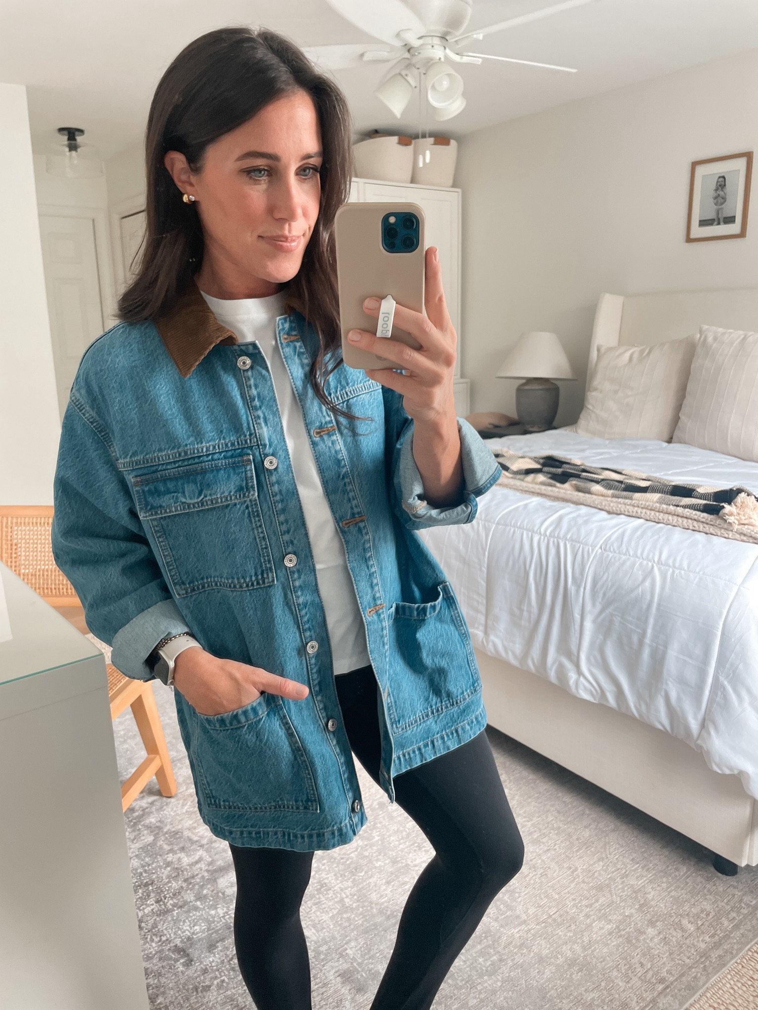 Denim Jacket - Small

#LTKSeasonal #LTKStyleTip