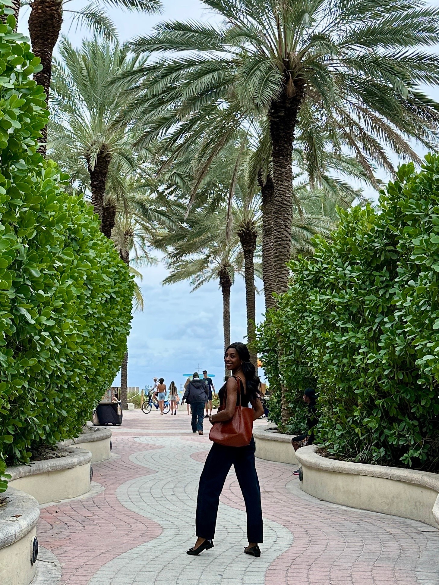 A casual outfit that feels elevated! These jeans are a fave