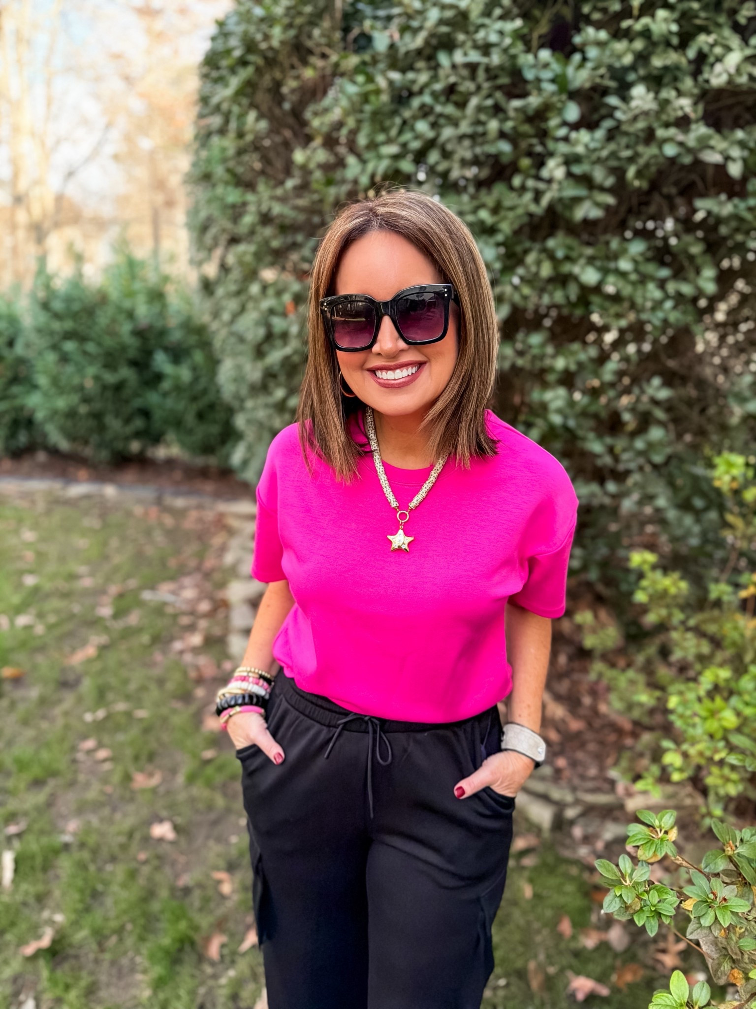 My necklace & star charm are sold separately 

Linked a similar set with charm and necklace 

use code LAURA to save 25% on my earrings 