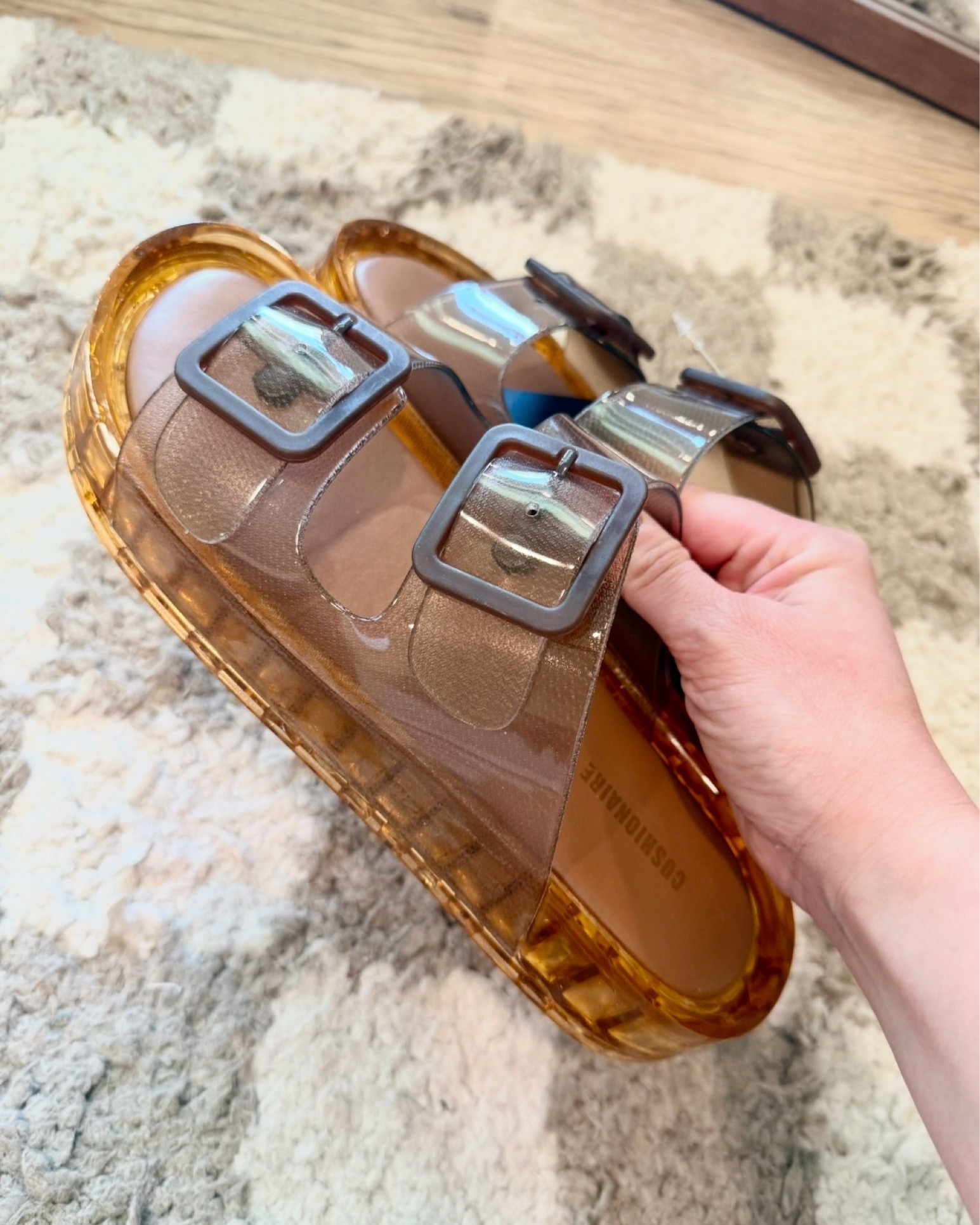 new fav summer shoes

#summersandals #summershoes #momfit

#LTKootd #LTKMothersDay #LTKmomlife