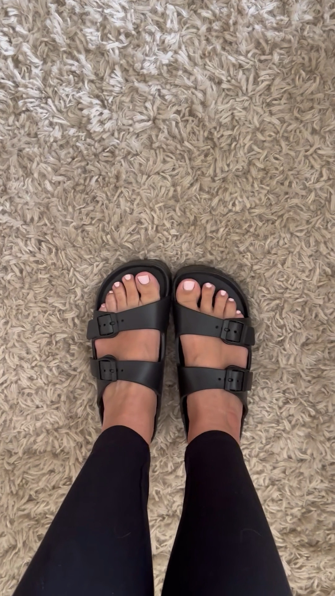 Comfy arch support slides 

#LTKFindsUnder50 #LTKSaleAlert #LTKShoeCrush