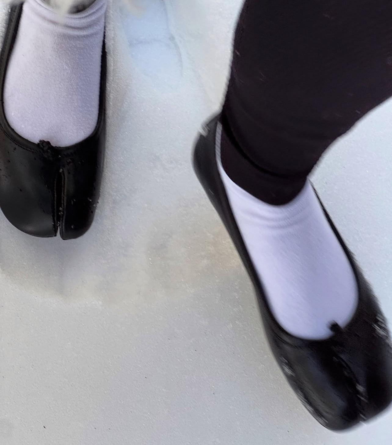 🤍🖤🤍🖤🤍🖤

Tabi, ballet flats, flats, Maison Margiela, spring outfit, spring trends 

#LTKStyleTip #LTKShoeCrush