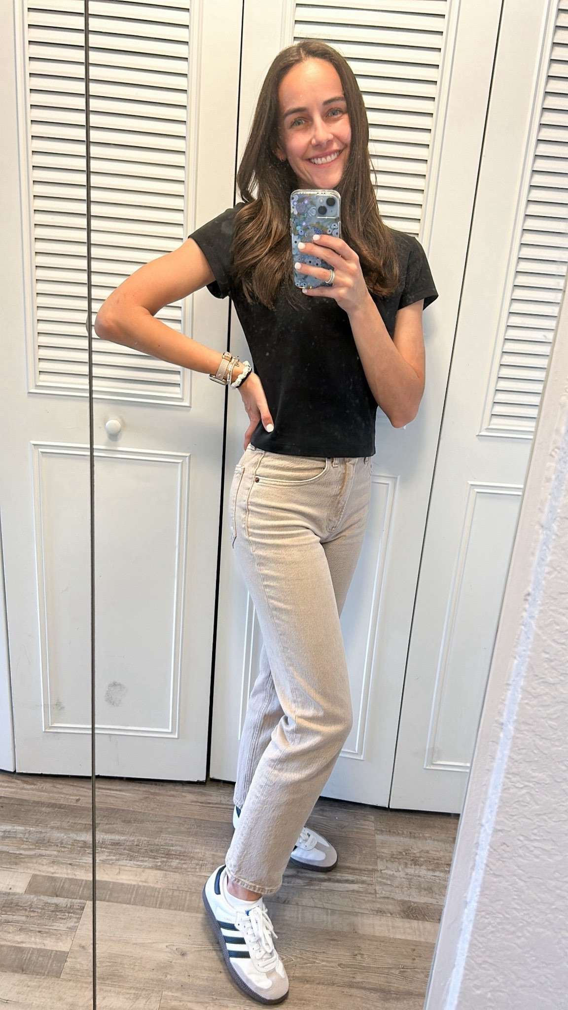 These Abercrombie jeans are on sale and a staple in my closet! 

#LTKSaleAlert #LTKStyleTip #LTKFindsUnder50