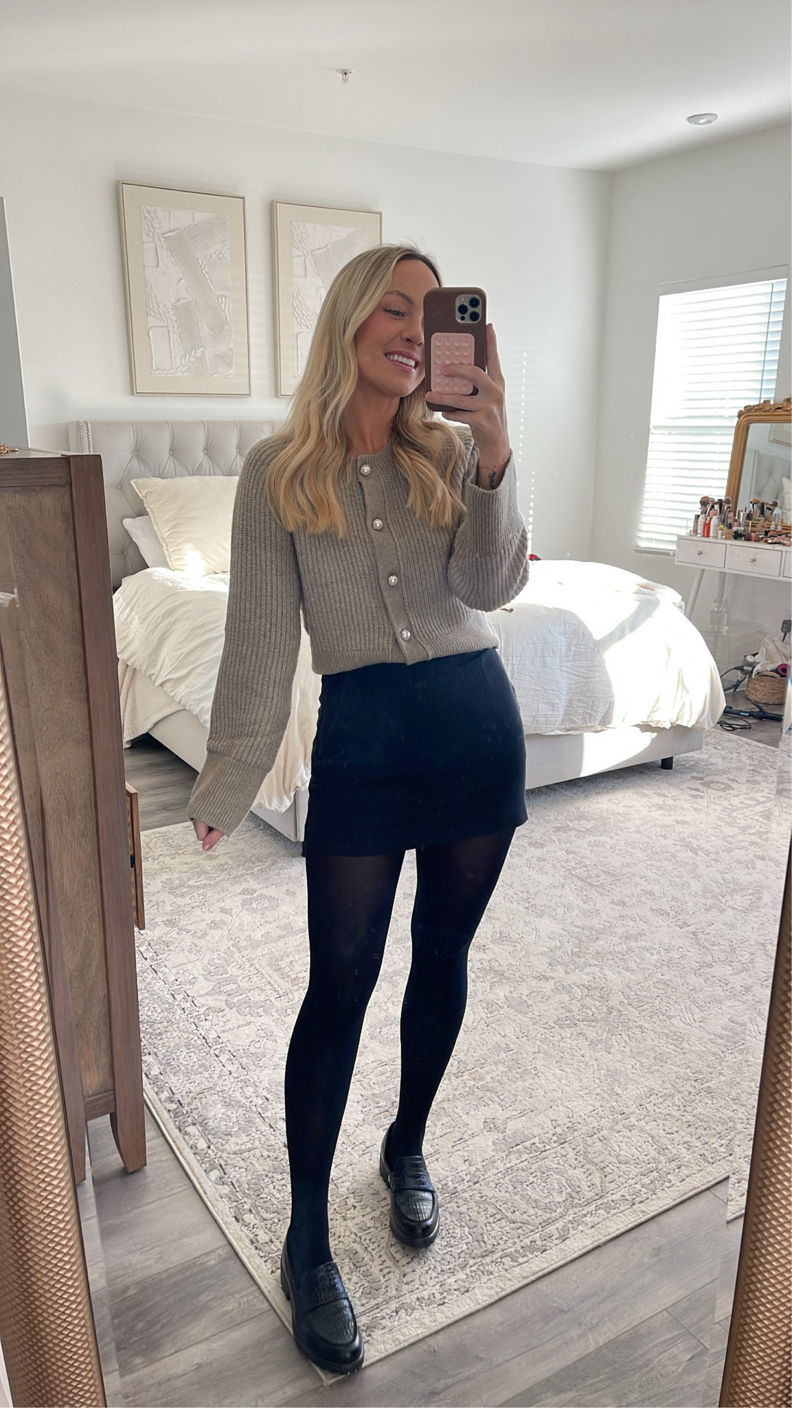 Preppy Winter Outfit

Abercrombie Outfit, Mini Skirt, Neutral Outfit, Neutral Style, Sweater Outfit

#LTKHoliday #LTKSeasonal #LTKstyletip