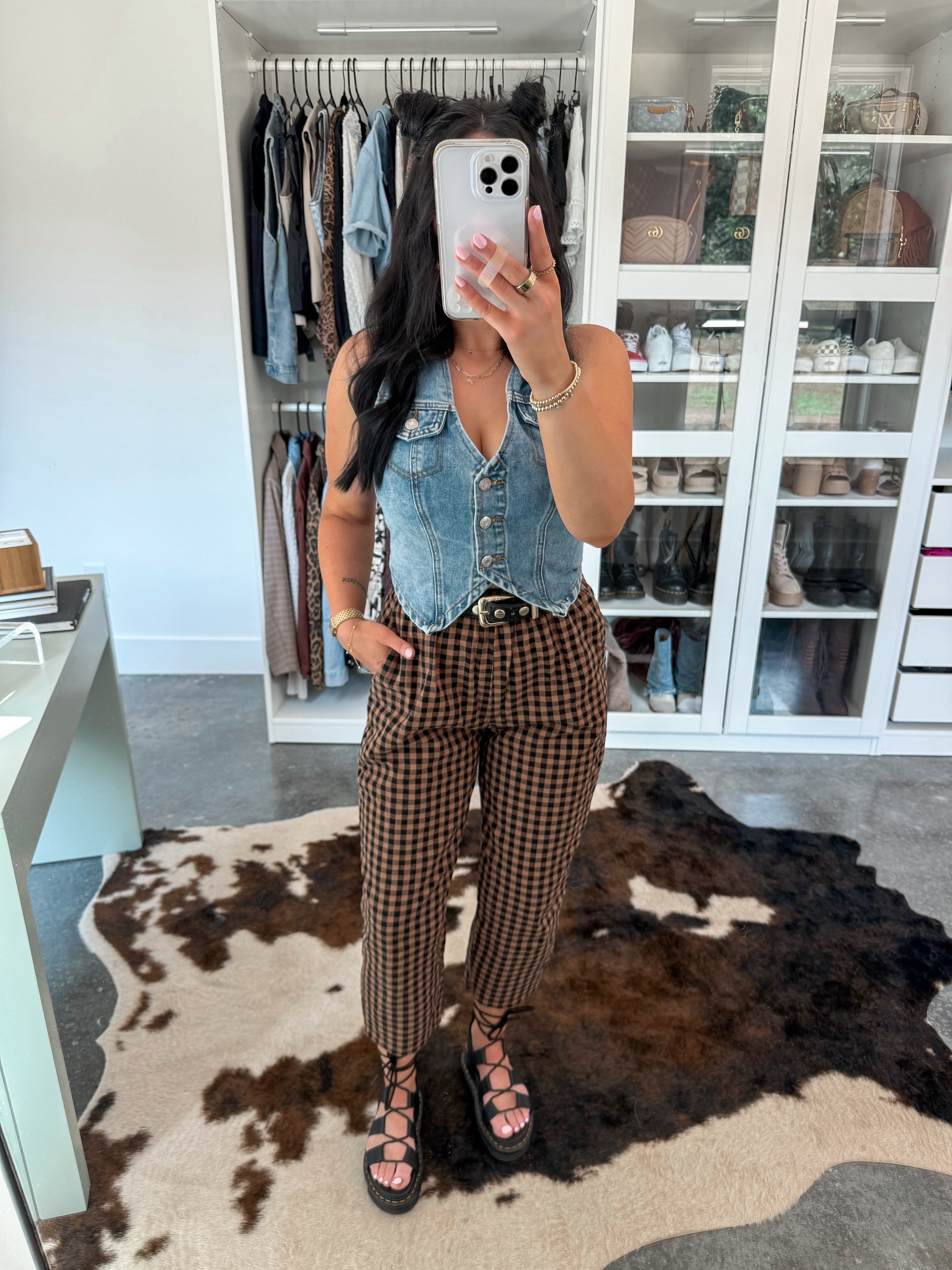 Denim Vest - medium
Pants - small (part of a set)
Belt - 27-31

*I'm also linking another denim vest option that is fully stocked!

Denim and gingham print just goes together! Love this denim vest paired with these brown and black plaid pants. I added a black and gold belt & finished the look with my strappy platform doc martens sandals for an edgy but elevated vibe! 

 

 #LTKFindsUnder50 #LTKFindsUnder100 #LTKStyleTip