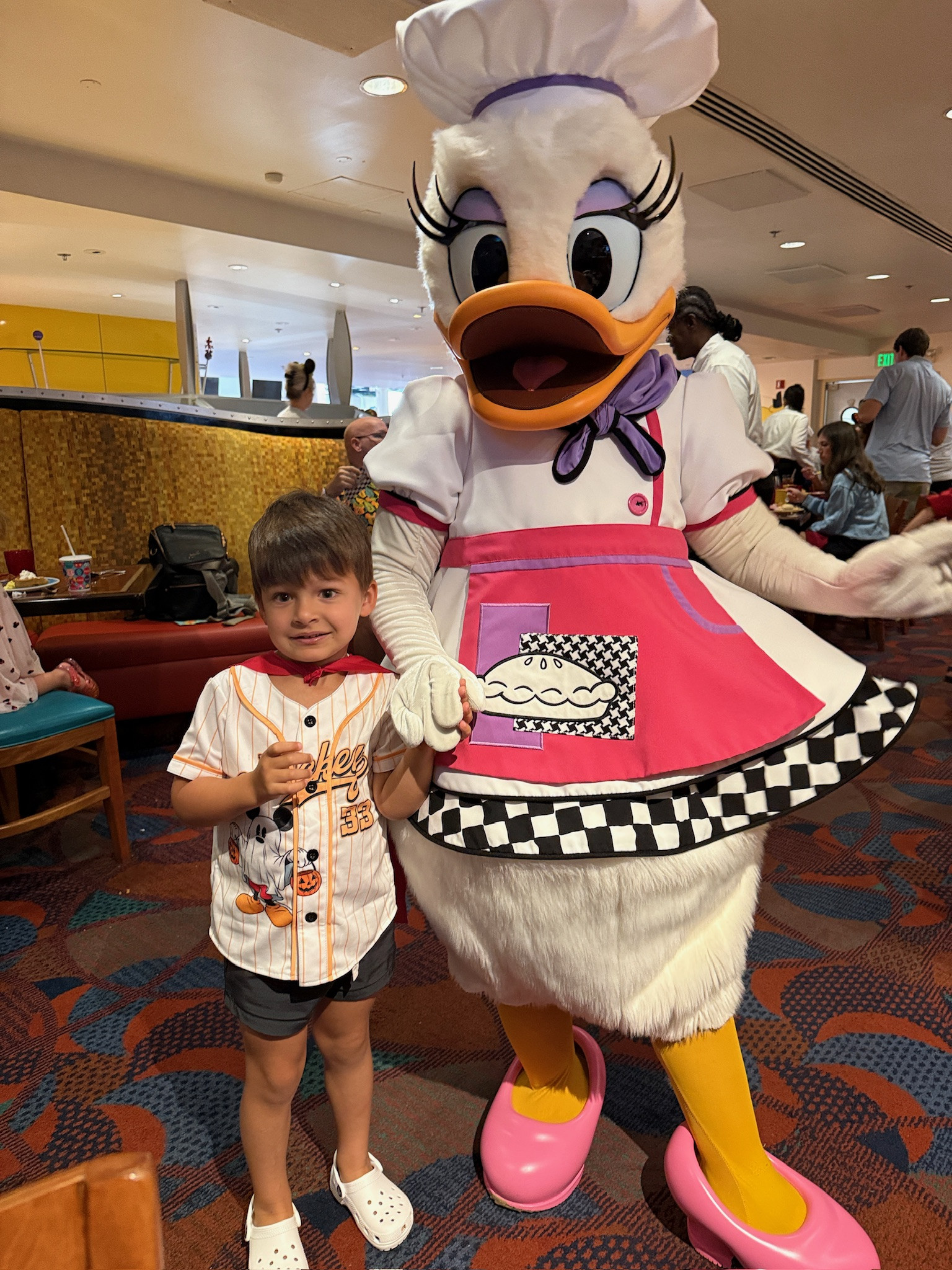 Daisy Duck!

boy mom, toddler style, boy style, Disney tip, family travel, character meet up Grace White | A Southern Drawl

#LTKKids #LTKStyleTip #LTKTravel