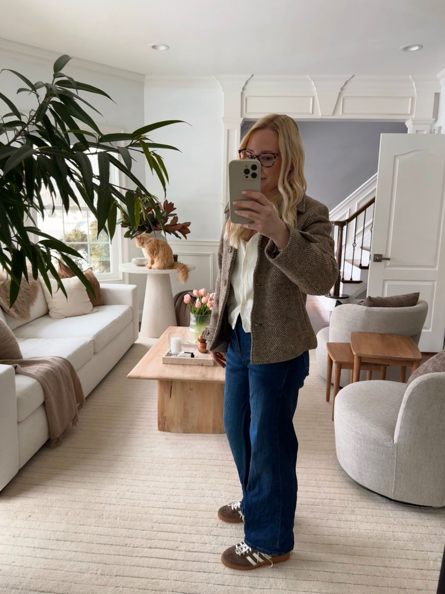 Lunch date fit🤍

#sneakers #peacoat #cardigan #denim

#LTKmomlife #LTKOver40 #LTKootd