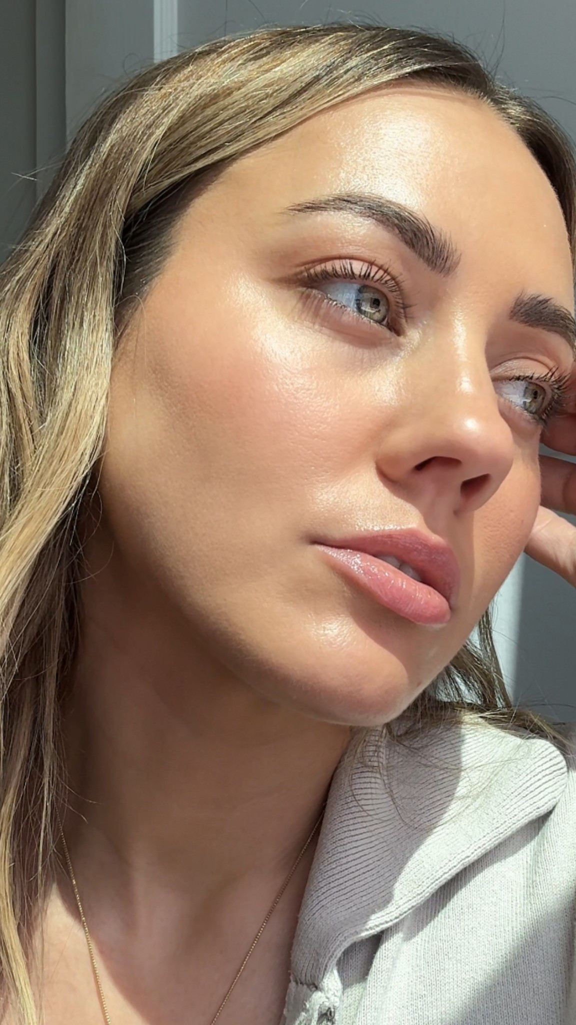 simple glowy spring makeup

#LTKBeauty #LTKSeasonal #LTKFestival