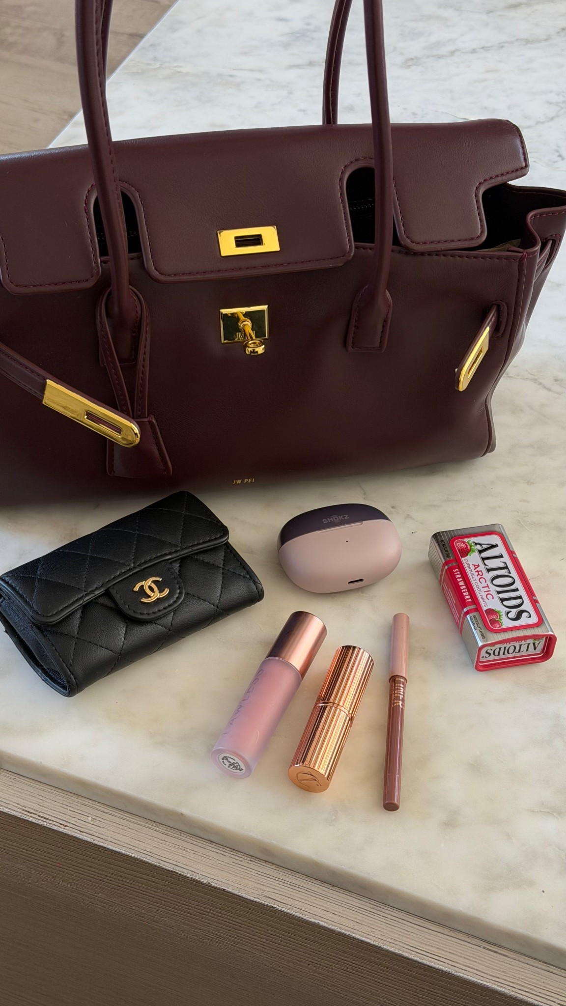 What’s in my bag

#LTKTravel #LTKmomlife #LTKBeauty