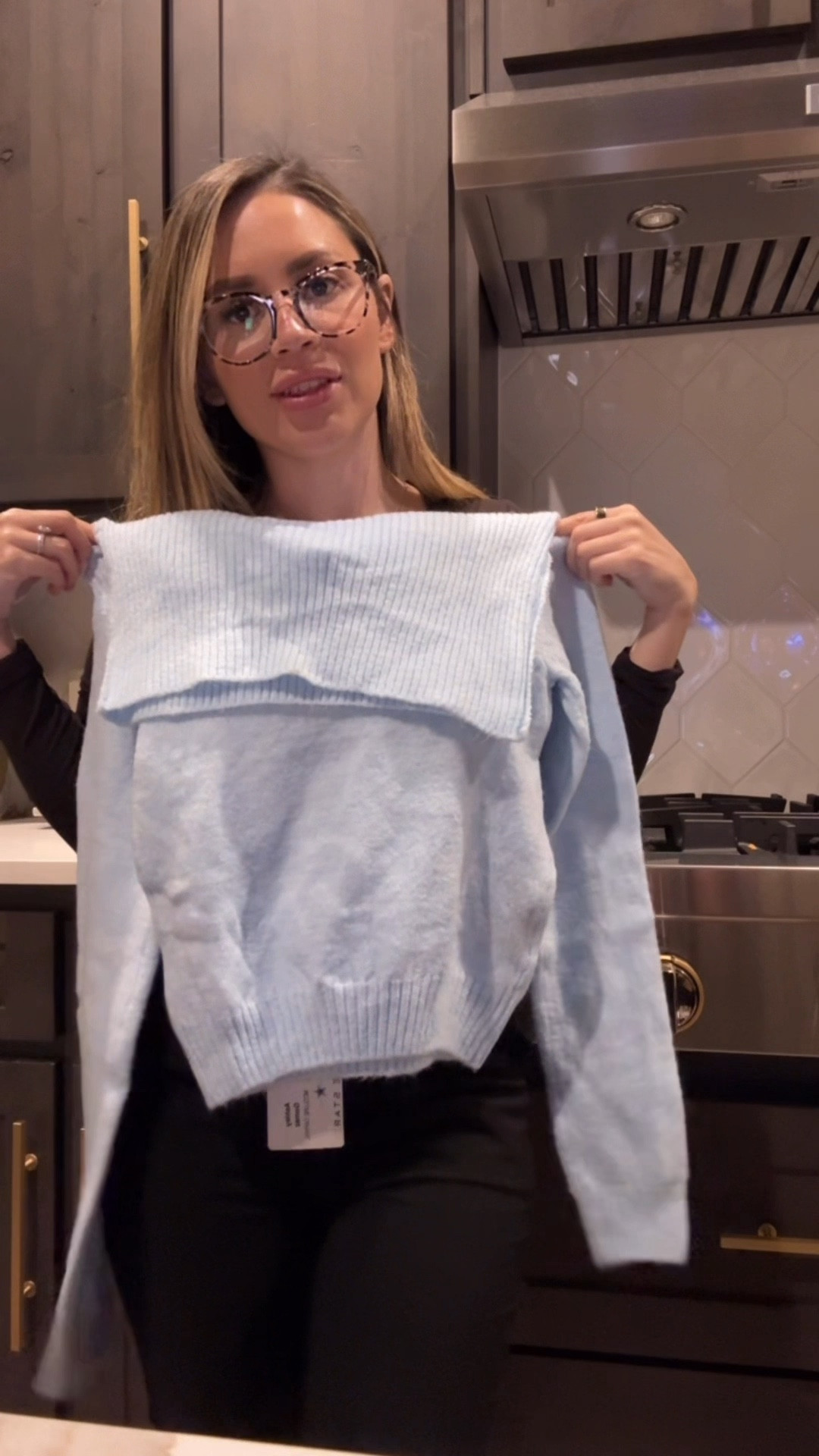 Over the shoulder sweaters from H&M! 💓

#LTKPetite #LTKSaleAlert #LTKGiftGuide