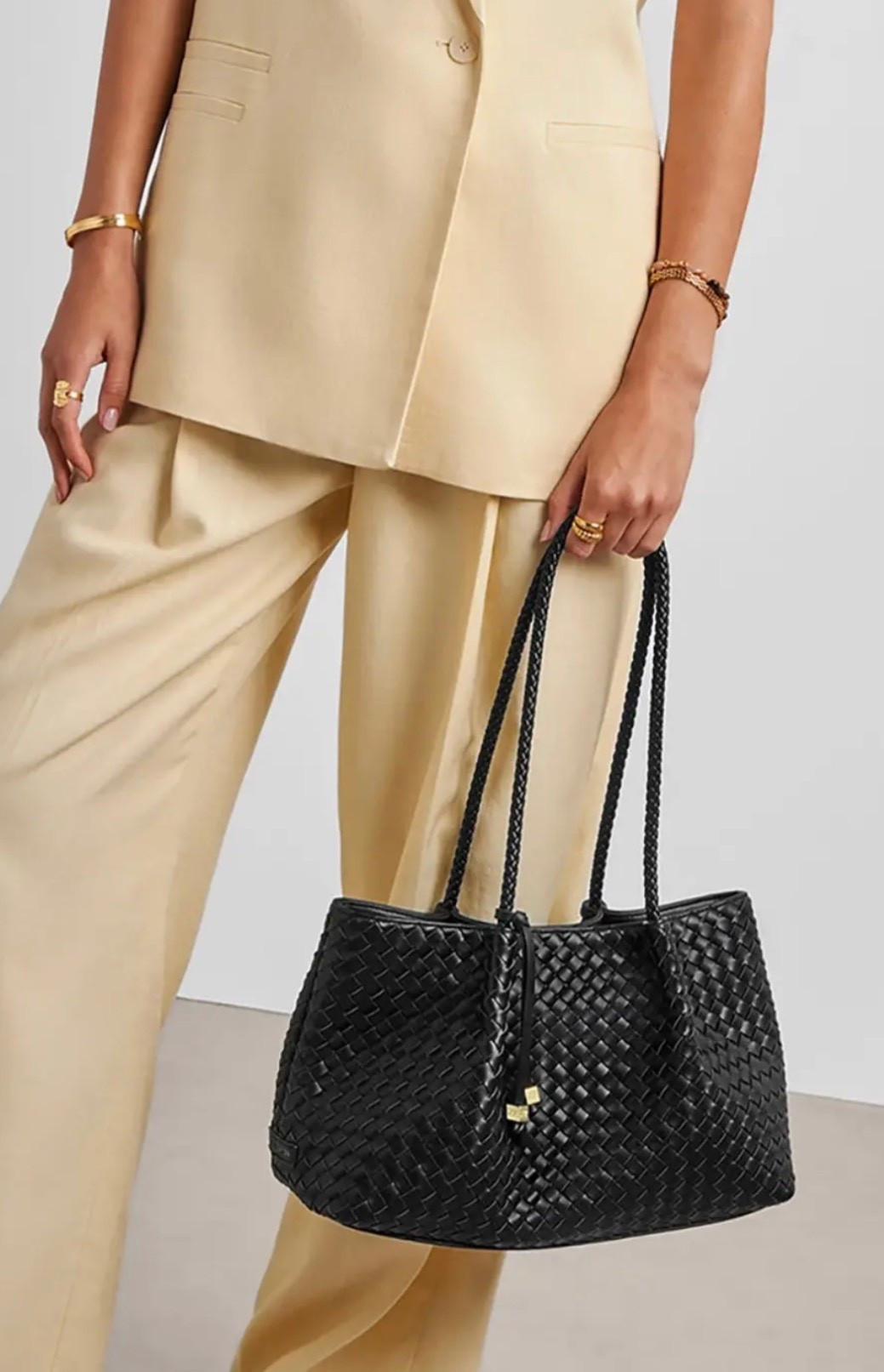 Black bag


#LTKdayinmylife #LTKSeasonal