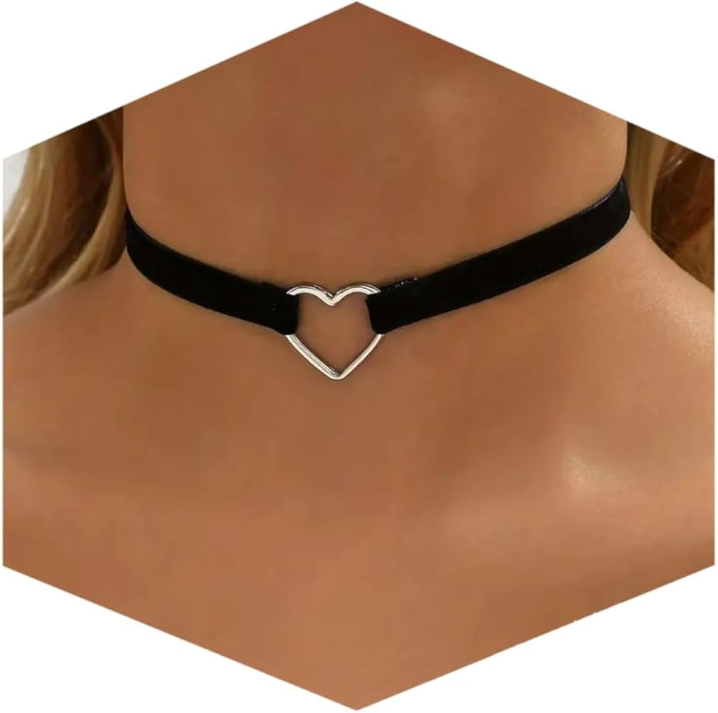 Fesciory Black Necklaces for Women, Adjustable Layered Velvet Leather Lace Collar Necklace, Goth ... | Amazon (US)