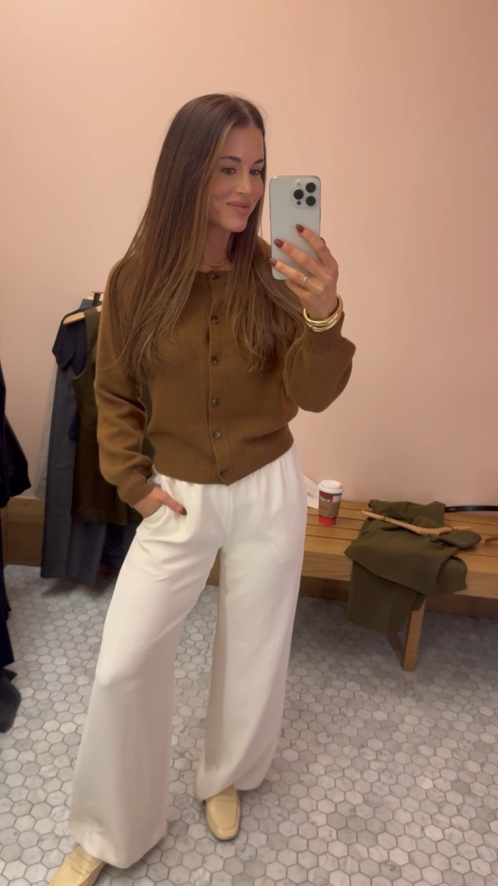 This wool cashmere cardigan from Aritzia comes in so many colors! I’m wearing the chocolate brown — one of my faves. This is so soft and can be worn so many ways. A very versatile piece to have in your wardrobe!

Thanksgiving outfit idea
Holiday outfit idea
Aritzia outfit
Lodge pants
Button down cardigann

#LTKootd #LTKHoliday #LTKSeasonal