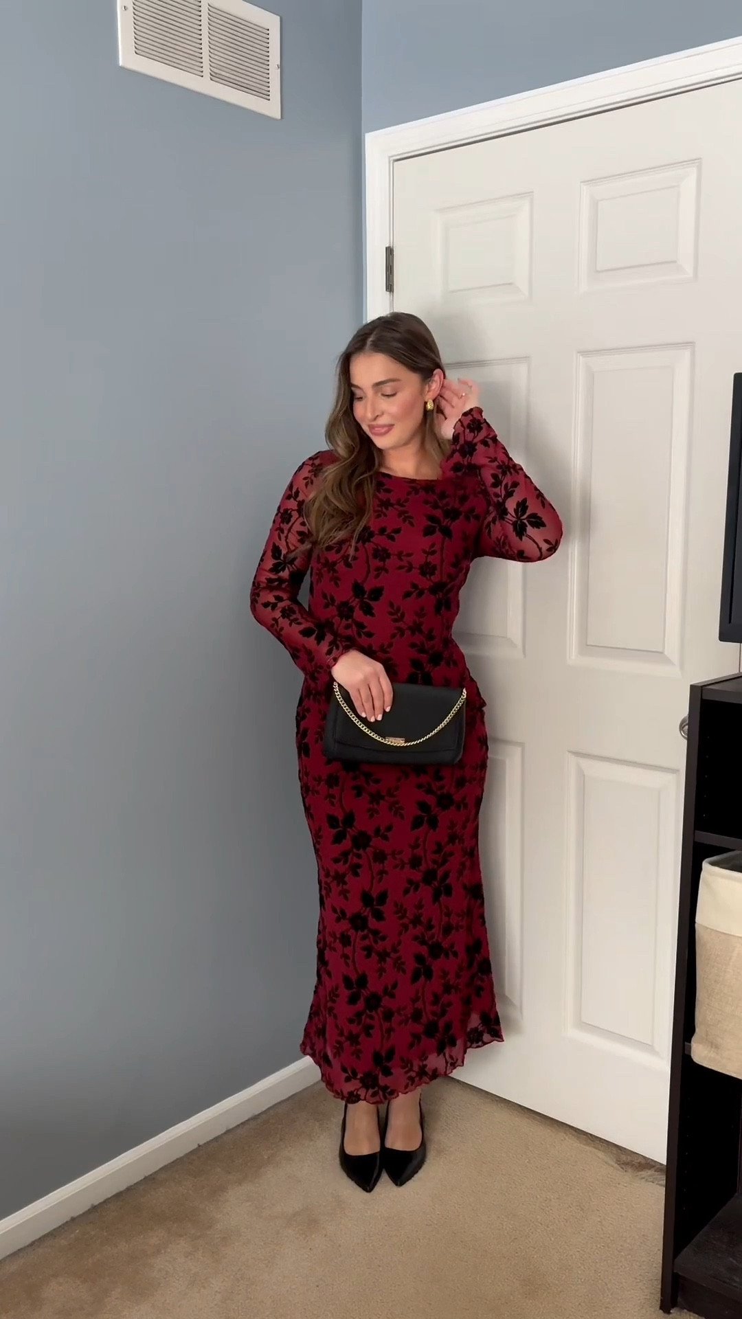 My Valentine’s date night pick- this burgundy floral maxi dress is giving all of the romantic vibes🌹

Wearing size medium for reference✨

#datenightlook #valentinesdayfashion #romanticstyle #valentinesdayoutfit #amazonfashionfinds #maxidress

#LTKValentine